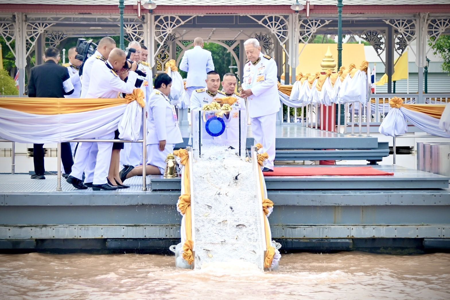 กรมประมงจัดกิจกรรมปล่อยพันธุ์สัตว์น้ำ16.4 ล้านตัว ทั่วประเทศเนื่องในโอกาสมหามงคลเฉลิมพระชนมพรรษาพระบาทสมเด็จพระเจ้าอยู่หัว 4 33565