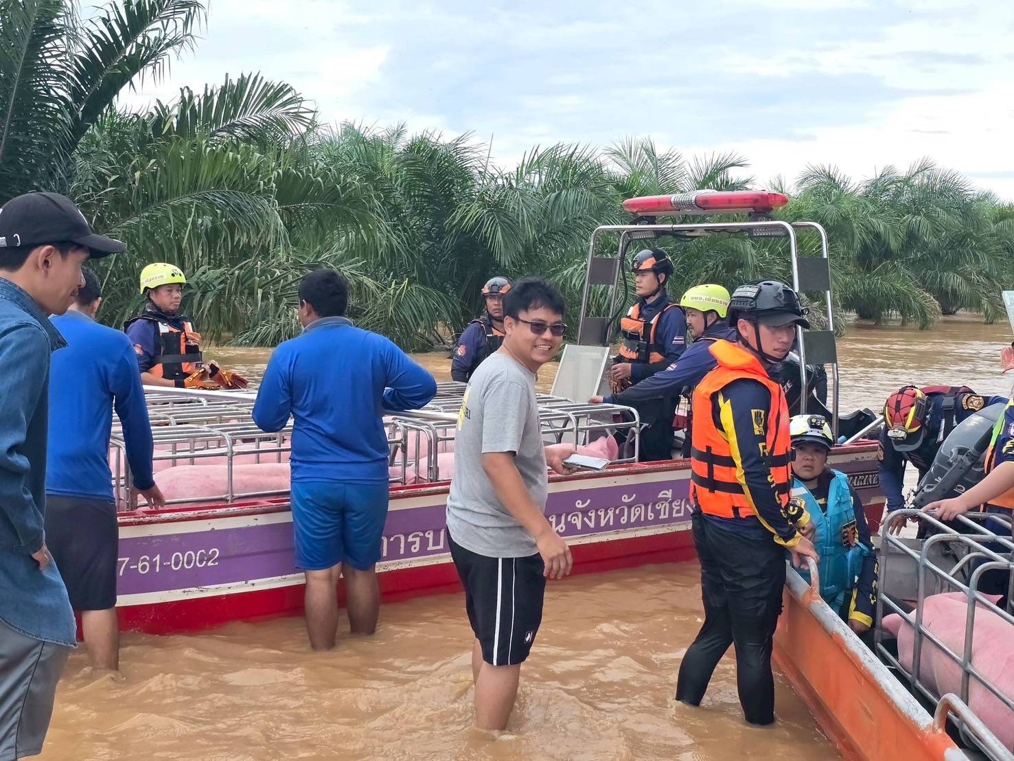 กรมปศุสัตว์เร่งช่วยเกษตรกรเลี้ยงสัตว์ใน 8จังหวัดประสบภัยพายุ “วิภา” มอบอาหารสัตว์พระราชทาน อพยพสัตว์เกือบ 6 หมื่นตัว – เฝ้าระวังโรคระบาดสัตว์เข้มข้น 8 386429