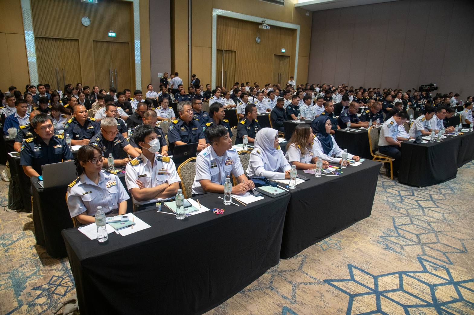 กรมประมง ยกระดับประสิทธิภาพการปฏิบัติงานเจ้าหน้าที่จัดฝึกอบรมเชิงปฏิบัติการ หลักสูตร “เพิ่มประสิทธิภาพการบังคับใช้กฎหมายและการดำเนินคดี ตามพระราชกำหนดการประมง พ.ศ. 2558 และที่แก้ไขเพิ่มเติม 516632