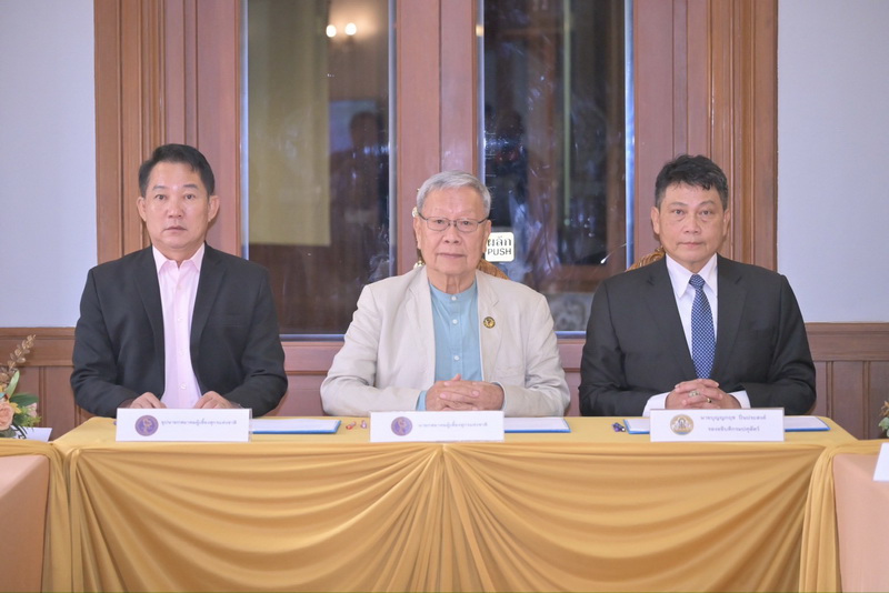 กรมปศุสัตว์ร่วมเป็นสักขีพยานพิธีลงนามบันทึกข้อตกลงความร่วมมือคุมปริมาณสุกรให้สอดคล้องกับความต้องการบริโภคภายในประเทศ พร้อมประชุมคณะทำงานรักษาเสถียรภาพราคาสุกร ครั้งที่ 2/2568 2 517586357 1045869240989336 3658964612545178762 n