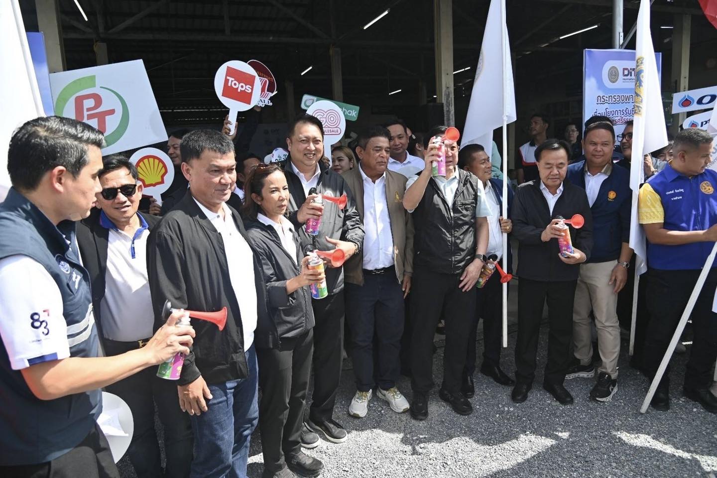 “สุชาติ”ปลื้ม ใช้เวลาแค่ 16 วัน ดันราคามังคุดใต้ทะลุกิโลกรัมละ 100 บาท 3 520959495 1112097704445597 3133965553361623161 n