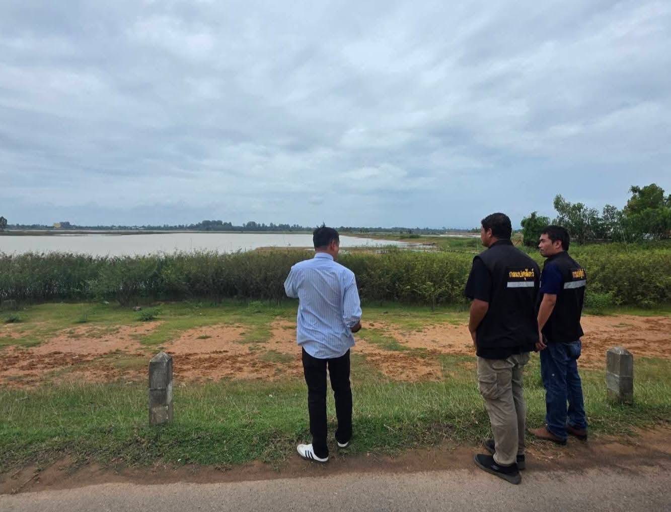 ปศุสัตว์ศรีสะเกษ ลงพื้นที่ติดตามสถานการณ์สัตว์เลี้ยงและจุดอพยพในพื้นที่ชายแดน 7 524060499 1053736966869230 3584681095717105867 n