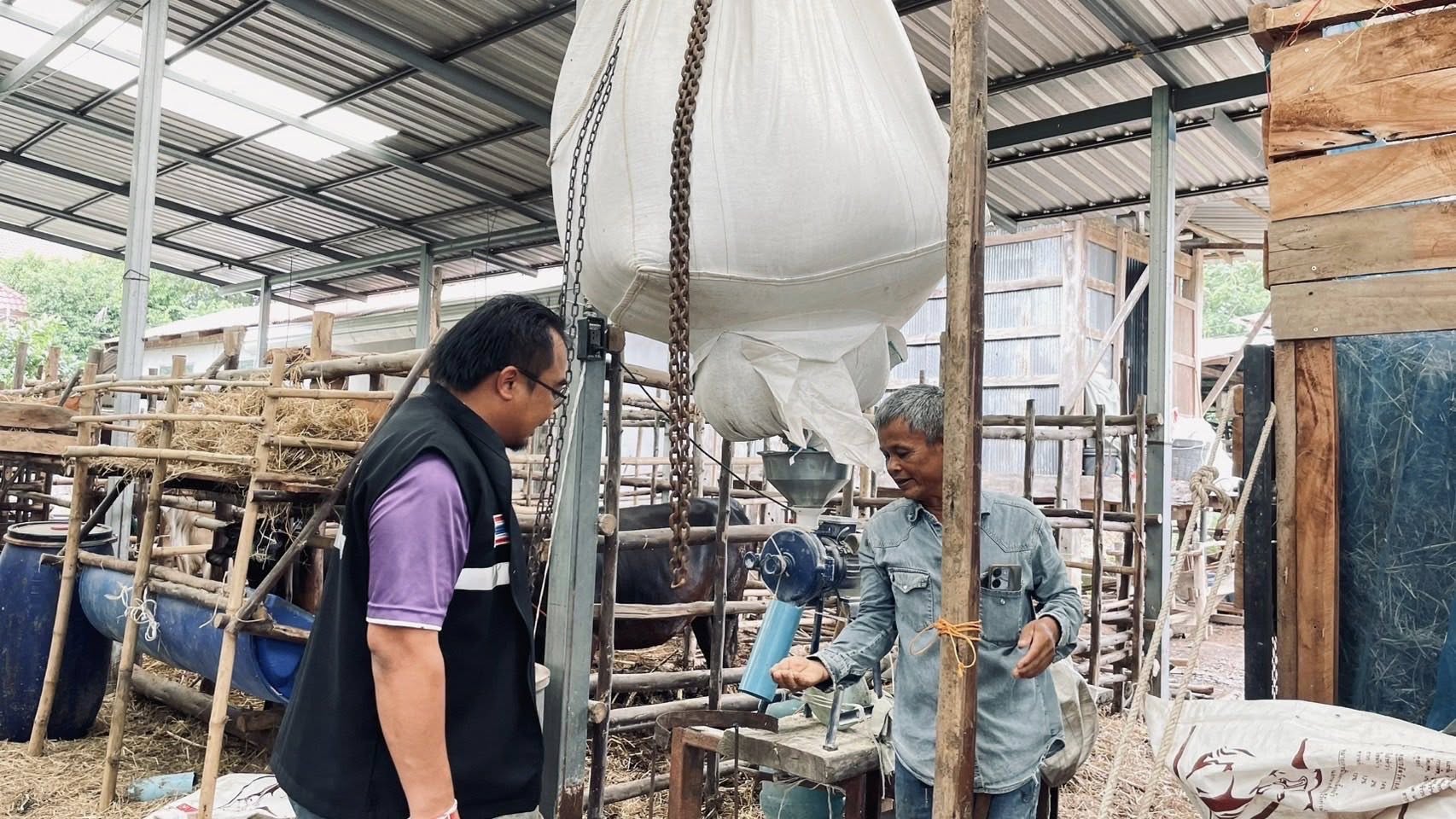 ปศุสัตว์ศรีสะเกษ ลงพื้นที่ติดตามสถานการณ์สัตว์เลี้ยงและจุดอพยพในพื้นที่ชายแดน 5 524220676 1053737600202500 4882292593504773589 n