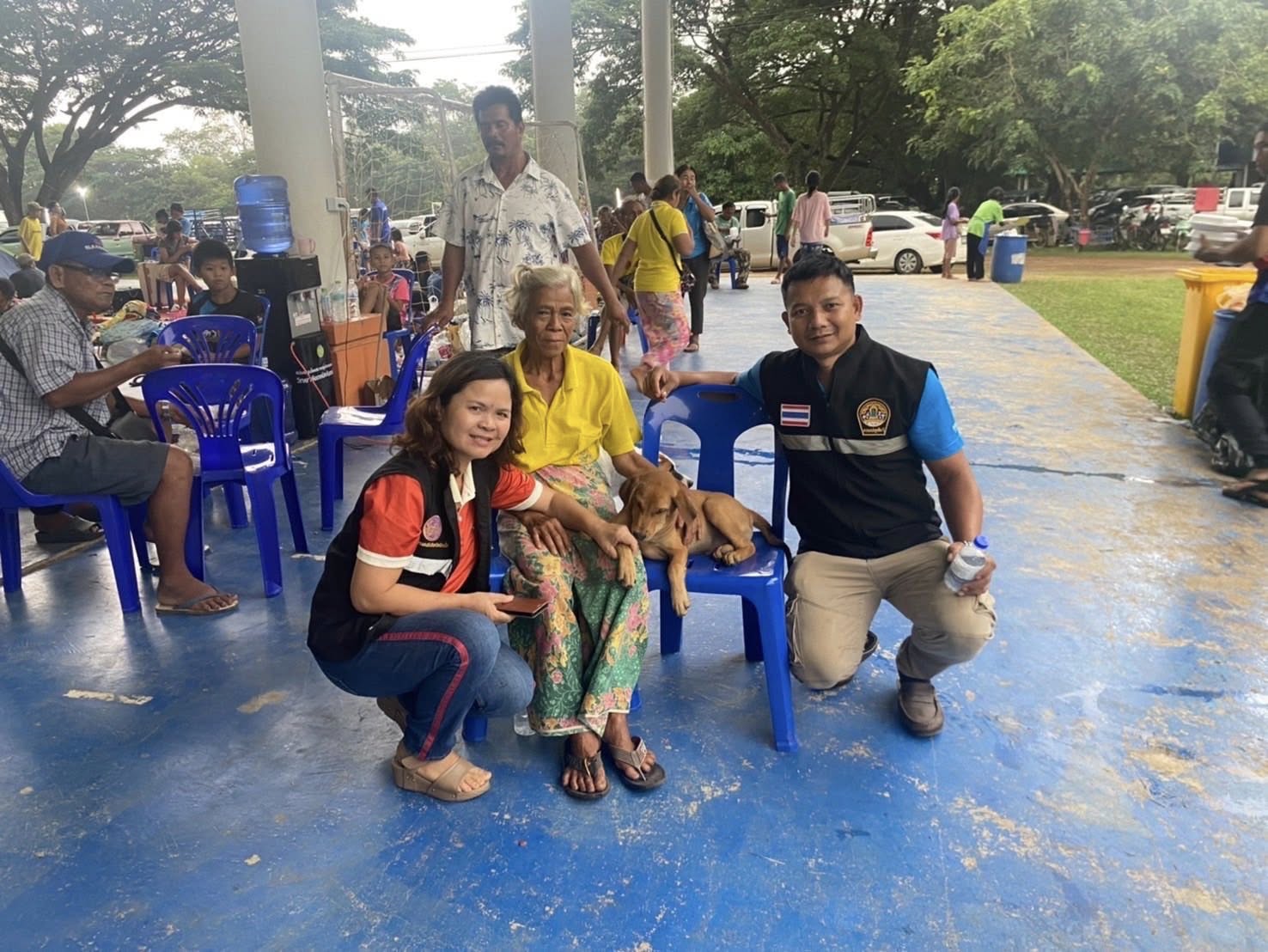 ปศุสัตว์ศรีสะเกษ ลงพื้นที่ติดตามสถานการณ์สัตว์เลี้ยงและจุดอพยพในพื้นที่ชายแดน 2 524614242 1053736980202562 5571154763904537558 n