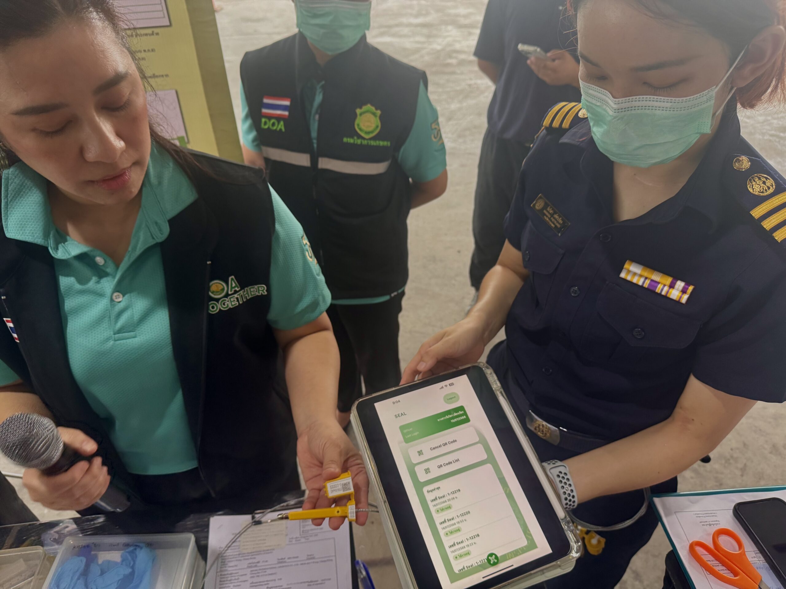 รัฐมนตรีเกษตร สั่งกรมวิชาการเกษตร กรมส่งเสริมการเกษตร กรมส่งเสริมสหกรณ์ มกอช. และ อตก. ลุยลงพื้นที่ เตรียมความพร้อมรับมือฤดูกาลผลิตลำไยภาคเหนือ 11 945258 scaled