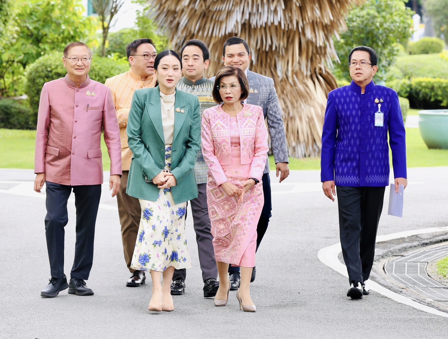 นายกฯ สั่งด่วนจัดการสินค้าเกษตรเถื่อนชายแดน พร้อมสั่งดูแลราคาเกษตรที่ได้รับผลกระทบทุกมิติขณะที่แรงงานกัมพูชาให้ผ่อนปรนอยู่ในไทยได้นานขึ้น ส่วนด้านท่องเที่ยวที่มนุษย์สร้างขึ้นเร่งเดินหน้าF1และเทศกาลดนตรี Tomorrow Land เป้าหมายไทยยืน 1ประเทศน่าเที่ยวระดับโลก 2 IMG 98037 20250701102936000000