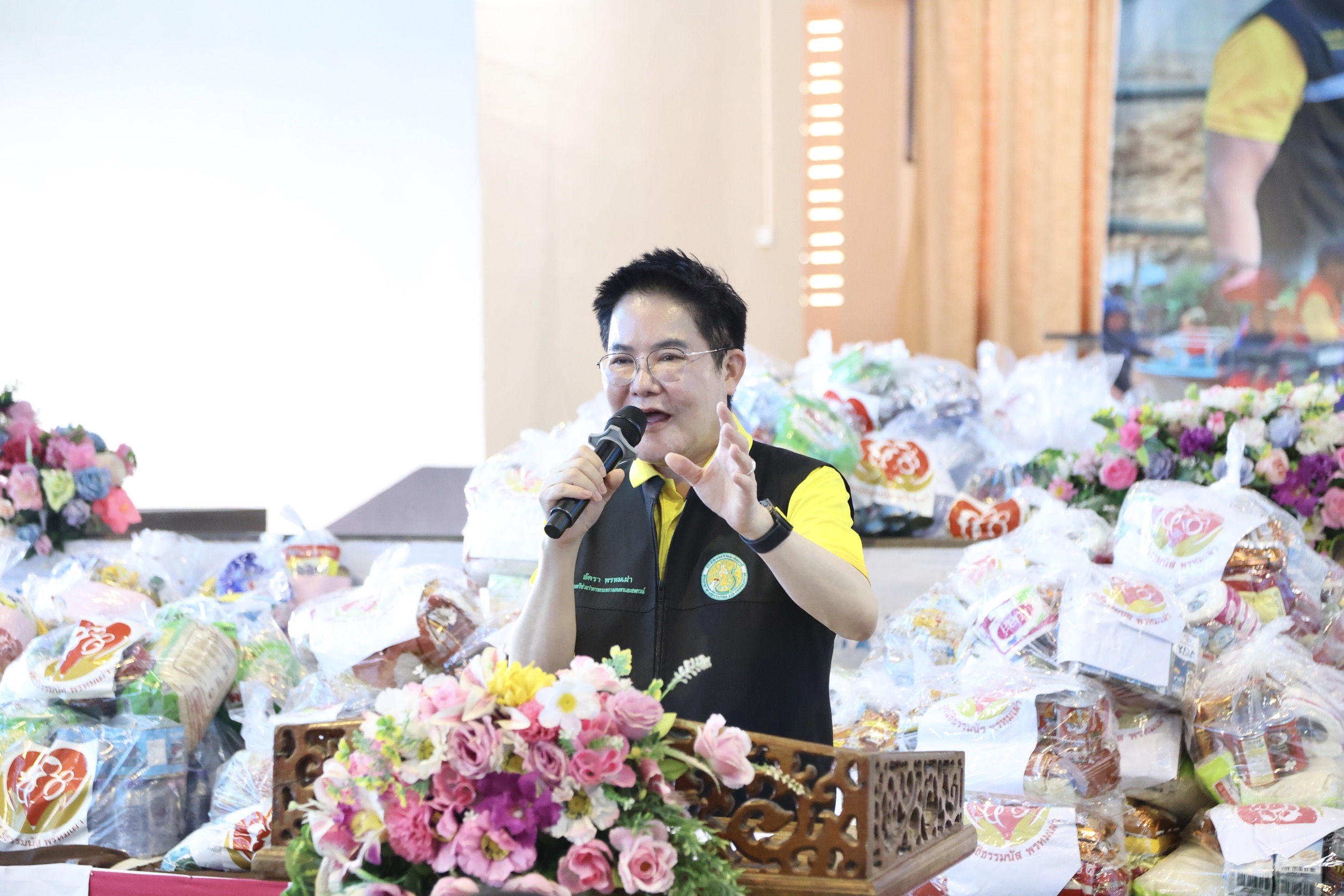 รมช.อัครา ลงพื้นที่ช่วยเกษตรกรแก้น้ำท่วม ฟื้นฟูแหล่งน้ำ ชวนเกษตรกรเปลี่ยนโรงเรียนร้าง หวังเป็น “ศูนย์ข้าวชุมชน” สร้างวิสาหกิจชุมชน ยกระดับชีวิตเกษตรกร 6 S 134004864