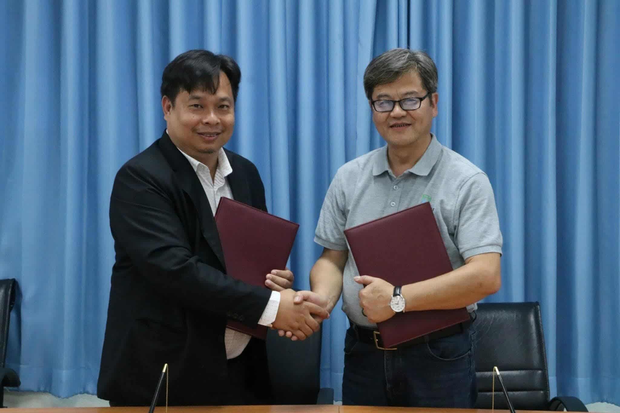 ม.แม่โจ้ ร่วมกับภาคเอกชนจีนทดสอบเทคโนโลยีฟิล์มคลุมดินที่ย่อยสลายได้ทางชีวภาพในการปลูกข้าวอินทรีย์ 3 S 15130688