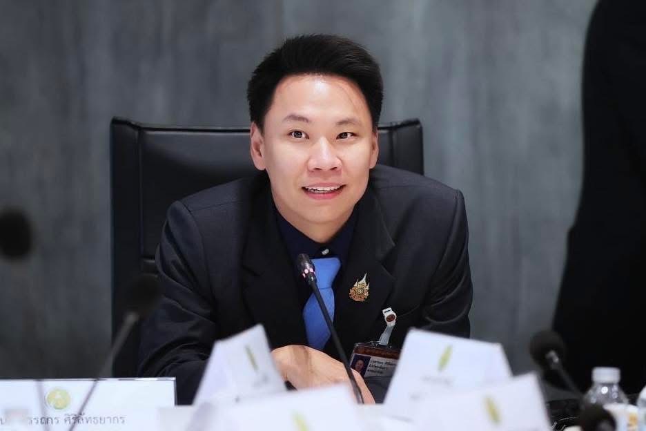 อนุกรรมการ นบข. (ด้านการผลิต) เคาะช่วยเหลือชาวนาผู้ปลูกข้าวนาปี ปี68/69 ไร่ละ 1,200 บาท ไม่เกิน 10ไร่ วงเงินราว 40,000 ล้าน ส่วนไร่ละ1,000 บาท ช่วยเหลือผู้ปลูกข้าวนาปรัง เตรียมรวบรวมความเห็น ทั้งข้อดีข้อเสีย ส่งนบข. ใหญ่พิจารณาทบทวนและเห็นชอบ 2 S 15221106