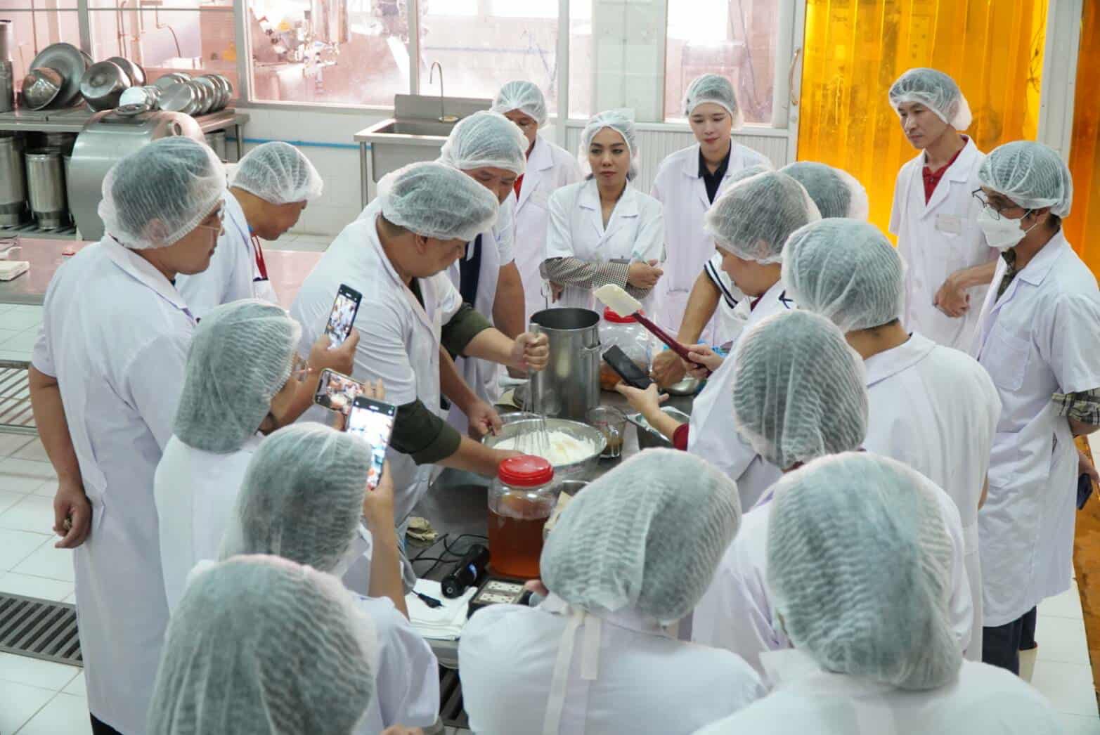 กรมปศุสัตว์เปิดโครงการอบรมยิ่งใหญ่ S 15654924