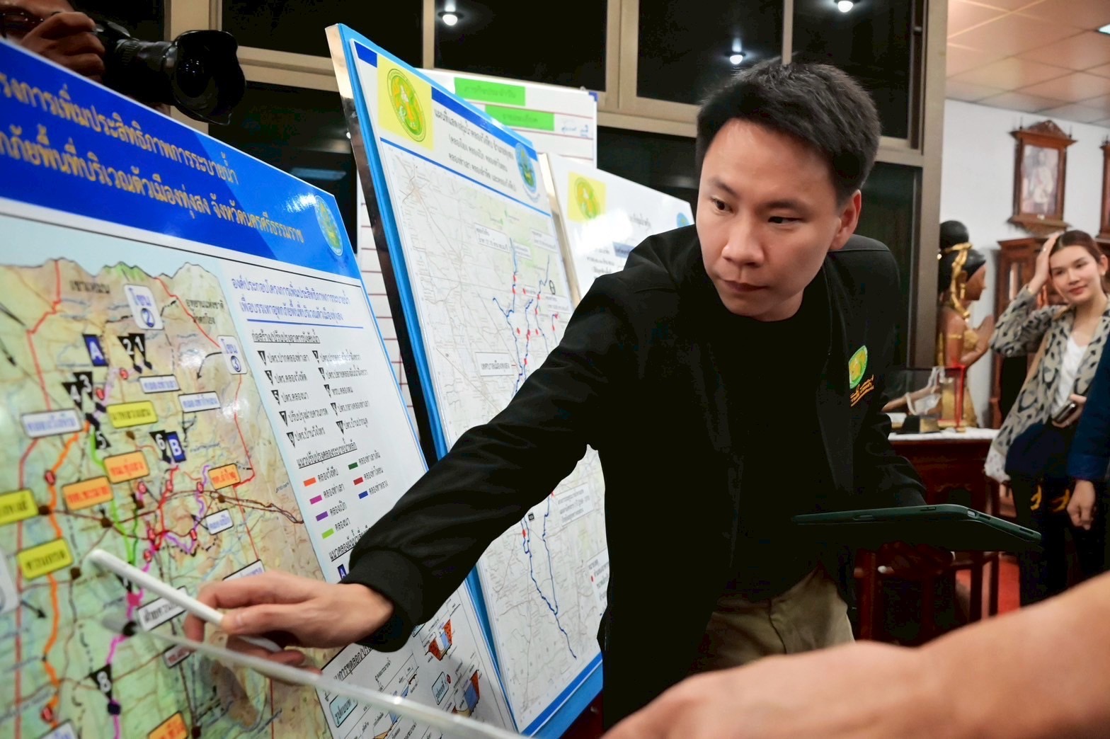 “อรรถกร-อัครา” ลุย นครศรีฯ ดันโครงการระบบส่งน้ำ “อ่างเก็บน้ำห้วยน้ำใส” เพิ่มพื้นที่เกษตร 9 หมื่นไร่ พร้อมเร่งโครงการบรรเทาอุทกภัยเมืองทุ่งสง 6 S 19587324