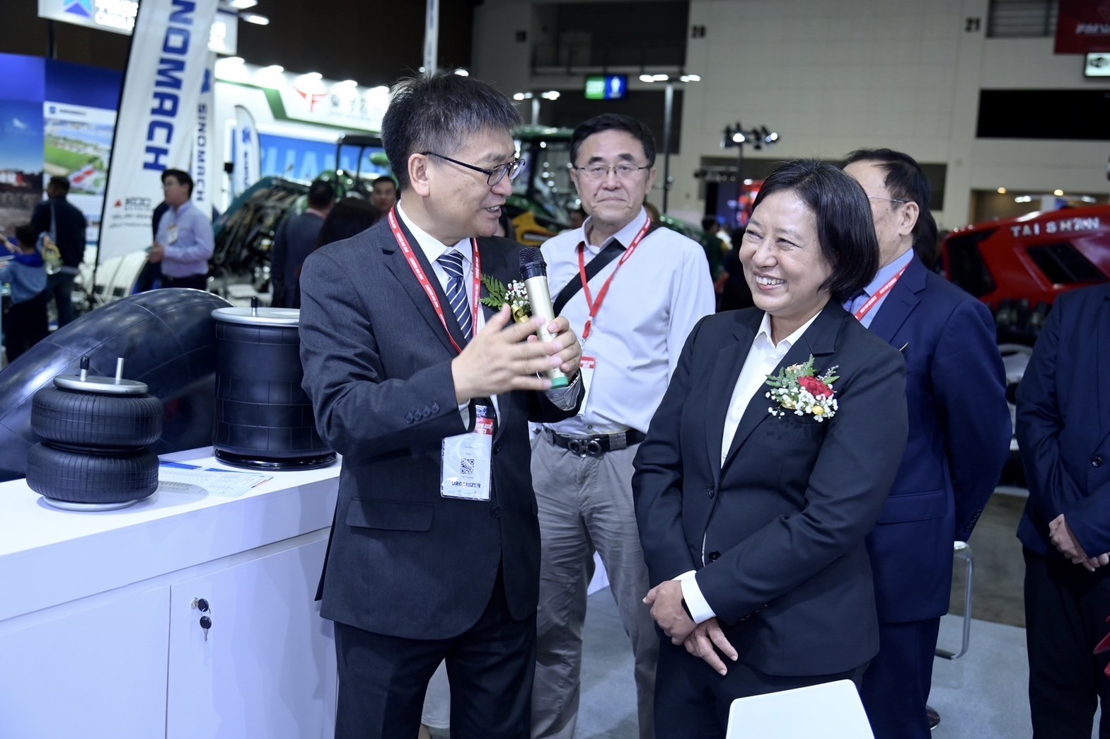 “รองปลัดฯ ภัทราภรณ์” เปิดงาน CIAME Asia 2025 มหกรรมเครื่องจักรกลการเกษตรนานาชาติ ร่วมผลักดันเทคโนโลยีเพื่อยกระดับภาคเกษตรของไทย 8 S 19783951