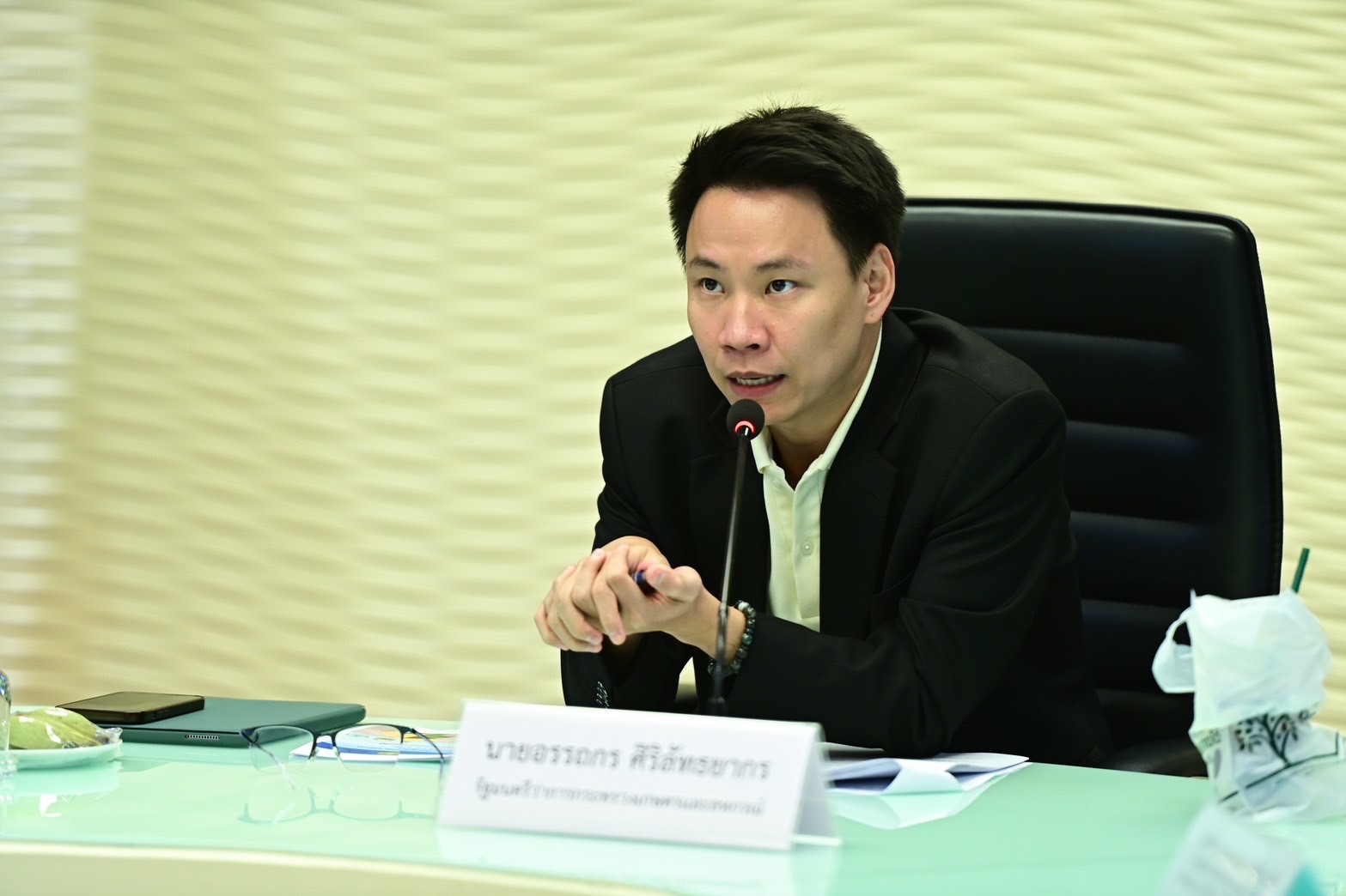 รมว.อรรถกร นำถก “ฟรุ๊ตบอร์ด” ไฟเขียวโครงการพัฒนาสวนลำไยคุณภาพตัดแต่งทรงพุ่ม/ช่อผล ทุ่มงบ 1,000 ล้าน เพิ่มลำไยเกรดA-AA เพิ่มรายได้เกษตรกรเตรียมชง ครม.เร็วๆ นี้ มั่นใจแก้ปัญหายั่งยืน 2 S 19849265