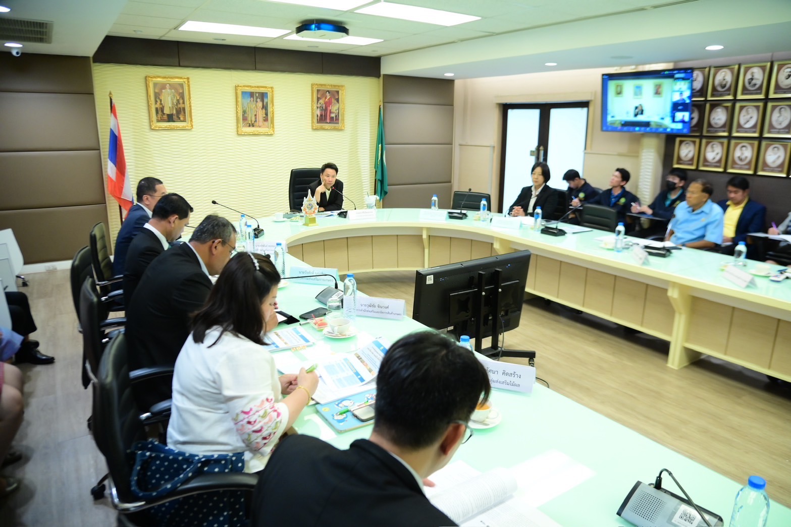 รมว.อรรถกร นำถก “ฟรุ๊ตบอร์ด” ไฟเขียวโครงการพัฒนาสวนลำไยคุณภาพตัดแต่งทรงพุ่ม/ช่อผล ทุ่มงบ 1,000 ล้าน เพิ่มลำไยเกรดA-AA เพิ่มรายได้เกษตรกรเตรียมชง ครม.เร็วๆ นี้ มั่นใจแก้ปัญหายั่งยืน 3 S 19849267