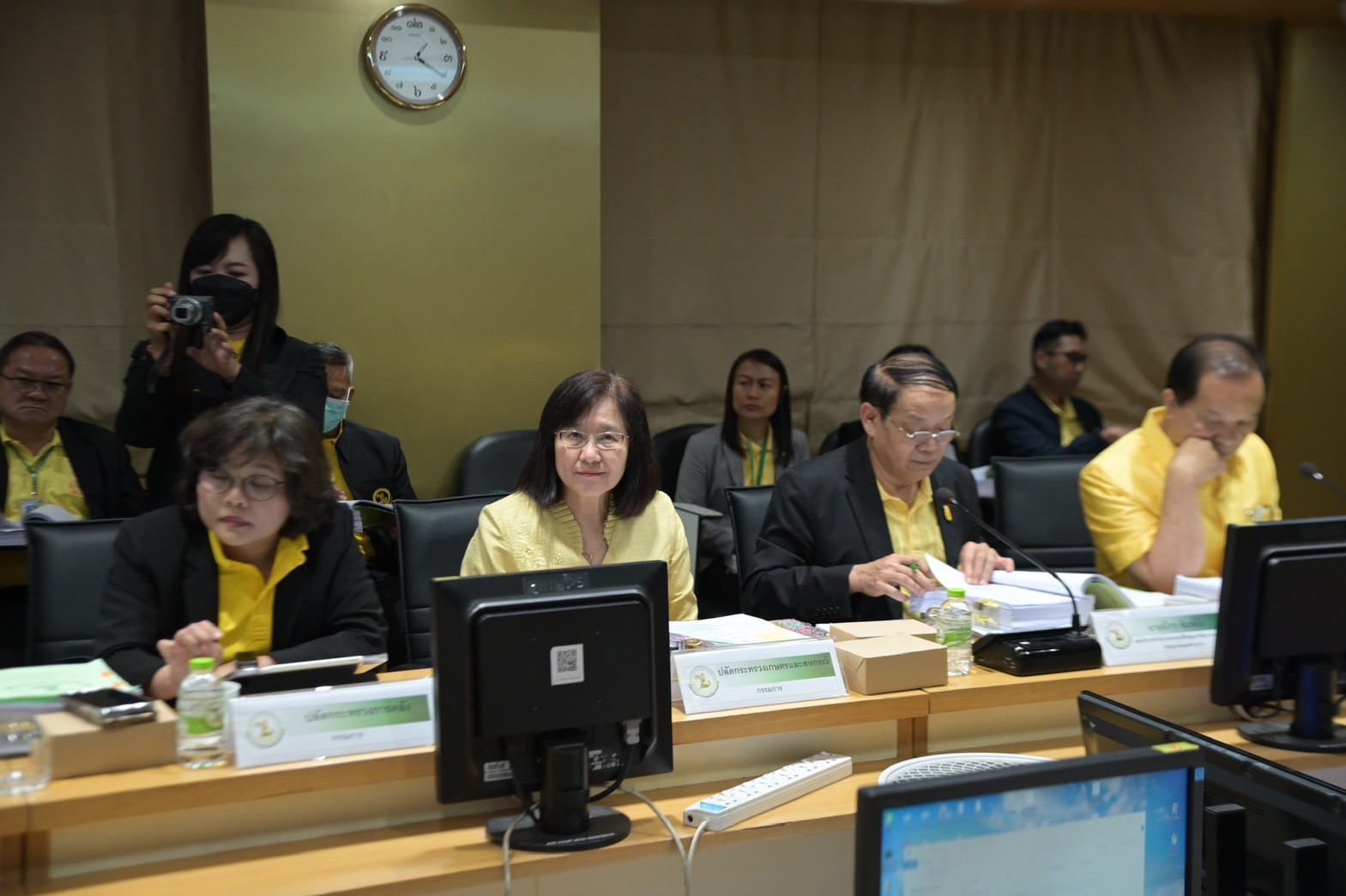 “รมว.อรรถกร” นั่งหัวโต๊ะประชุมกองทุนฟื้นฟูฯ กำชับเดินหน้าโปร่งใส รอบคอบ เร่งแก้หนี้เกษตรกร 6 S 19988533