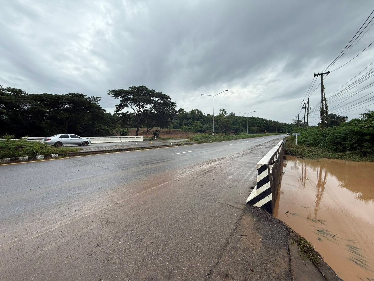 กรมชลฯ เกาะติดสถานการณ์น้ำใกล้ชิด พร้อมให้ความช่วยเหลือทันที 3 S 2564107