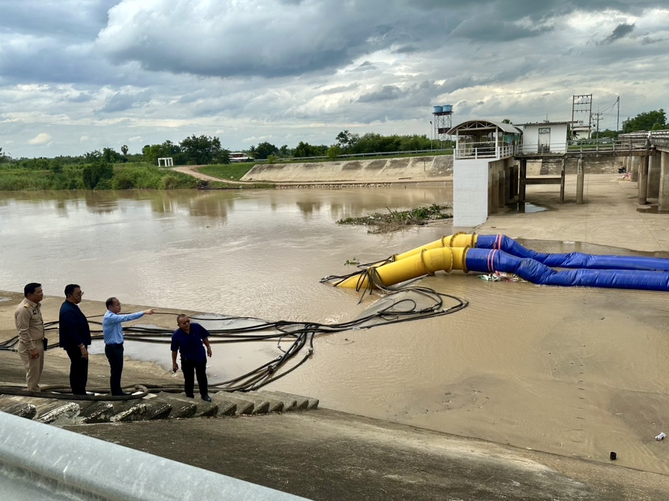 กรมชลฯ เฝ้าระวังรับมือพายุ S 2572347