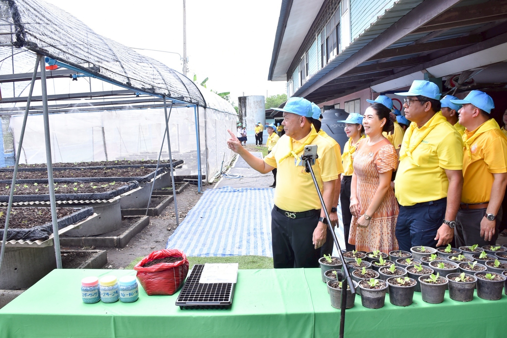 ปลัดเกษตรฯ นำเจ้าหน้าที่ร่วมกิจกรรมจิตอาสาพัฒนาด้านการเกษตร กระทรวงเกษตรและสหกรณ์ ณ จังหวัดสุพรรณบุรี 15 S 482787357