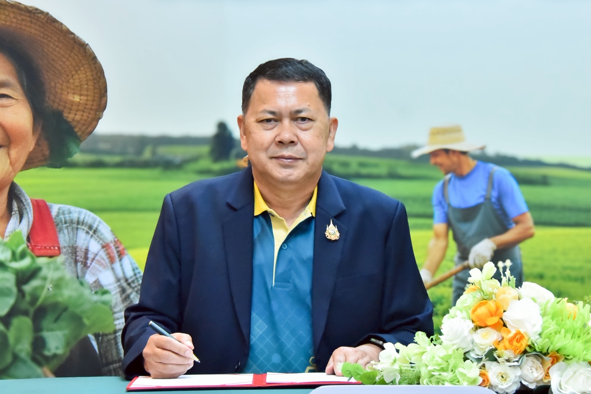 กระทรวงเกษตรฯ จับมือ AIS ร่วมจัดการขยะอิเล็กทรอนิกส์ภายใต้โครงการ “คนไทยไร้ E-waste” ตั้งจุดรับขยะอิเล็กทรอนิกส์ใน 22 หน่วยงานภายใต้สังกัด และสำนักงานเกษตรและสหกรณ์จังหวัดทั่วประเทศ 2 S 483147811