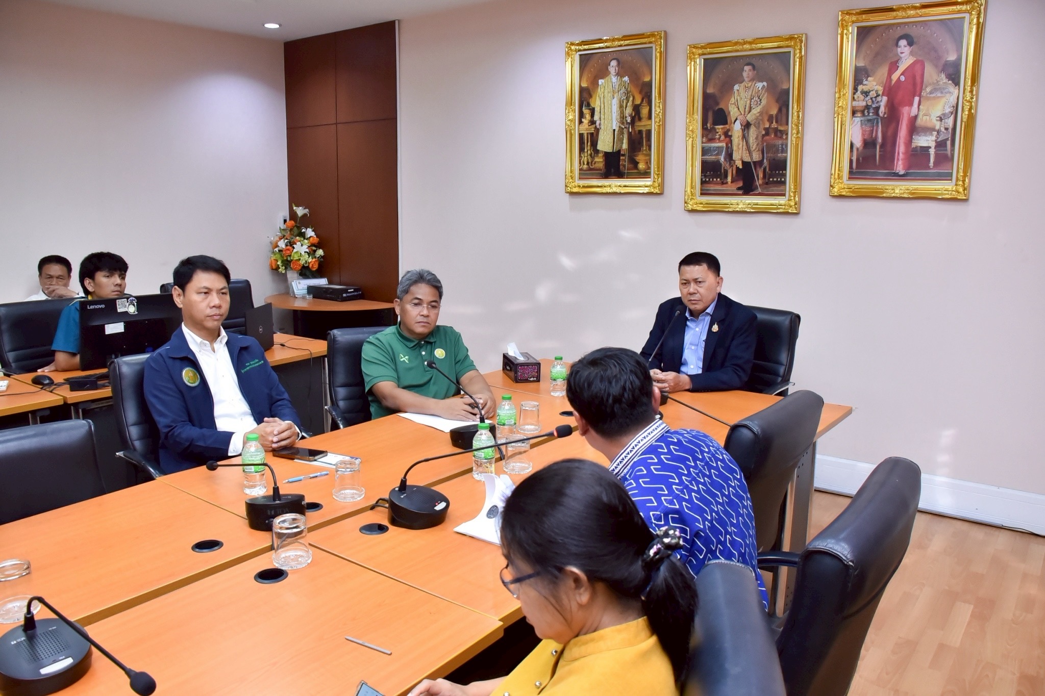 ปลัดเกษตรฯ เกาะติดสถานการณ์ชายแดนไทย-กัมพูชา พร้อมให้ความช่วยเหลือประชาชนและเกษตรกรในพื้นที่ 6 S 483287076