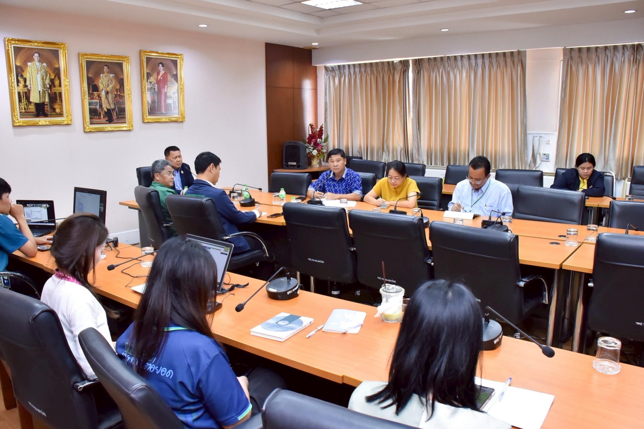 ปลัดเกษตรฯ เกาะติดสถานการณ์ชายแดนไทย-กัมพูชา พร้อมให้ความช่วยเหลือประชาชนและเกษตรกรในพื้นที่ 7 S 483287077