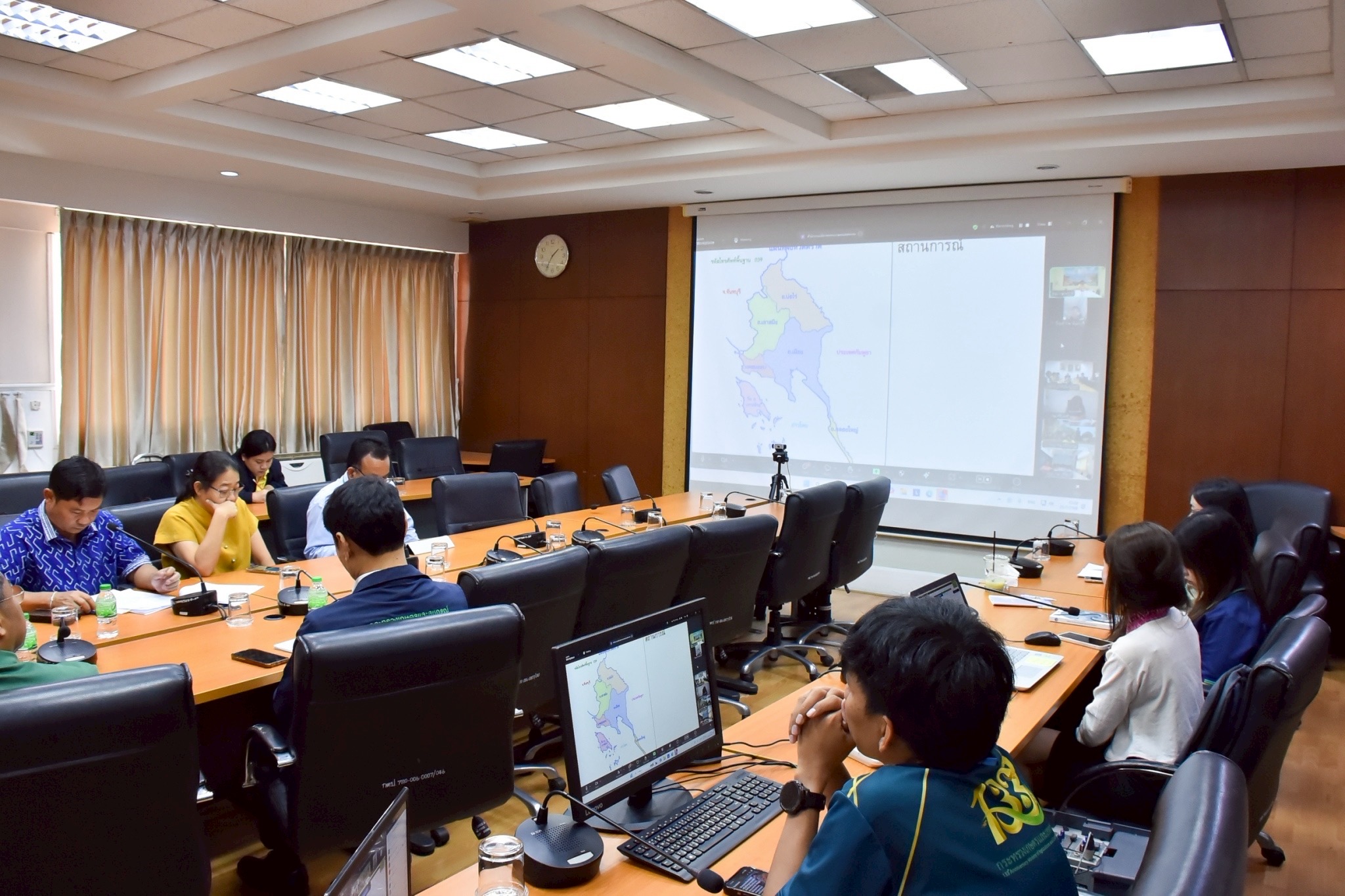 ปลัดเกษตรฯ เกาะติดสถานการณ์ชายแดนไทย-กัมพูชา พร้อมให้ความช่วยเหลือประชาชนและเกษตรกรในพื้นที่ 8 S 483287078