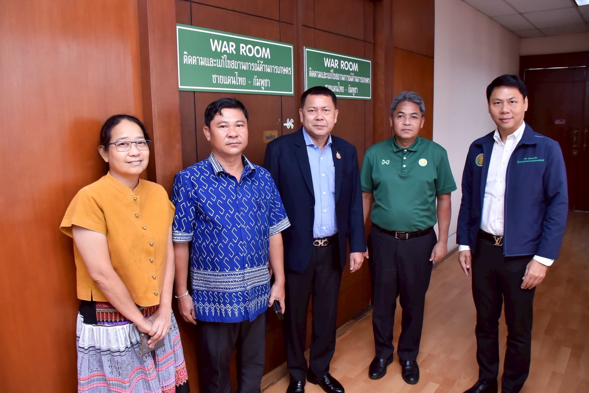 ปลัดเกษตรฯ เกาะติดสถานการณ์ชายแดนไทย-กัมพูชา พร้อมให้ความช่วยเหลือประชาชนและเกษตรกรในพื้นที่ 9 S 483287080