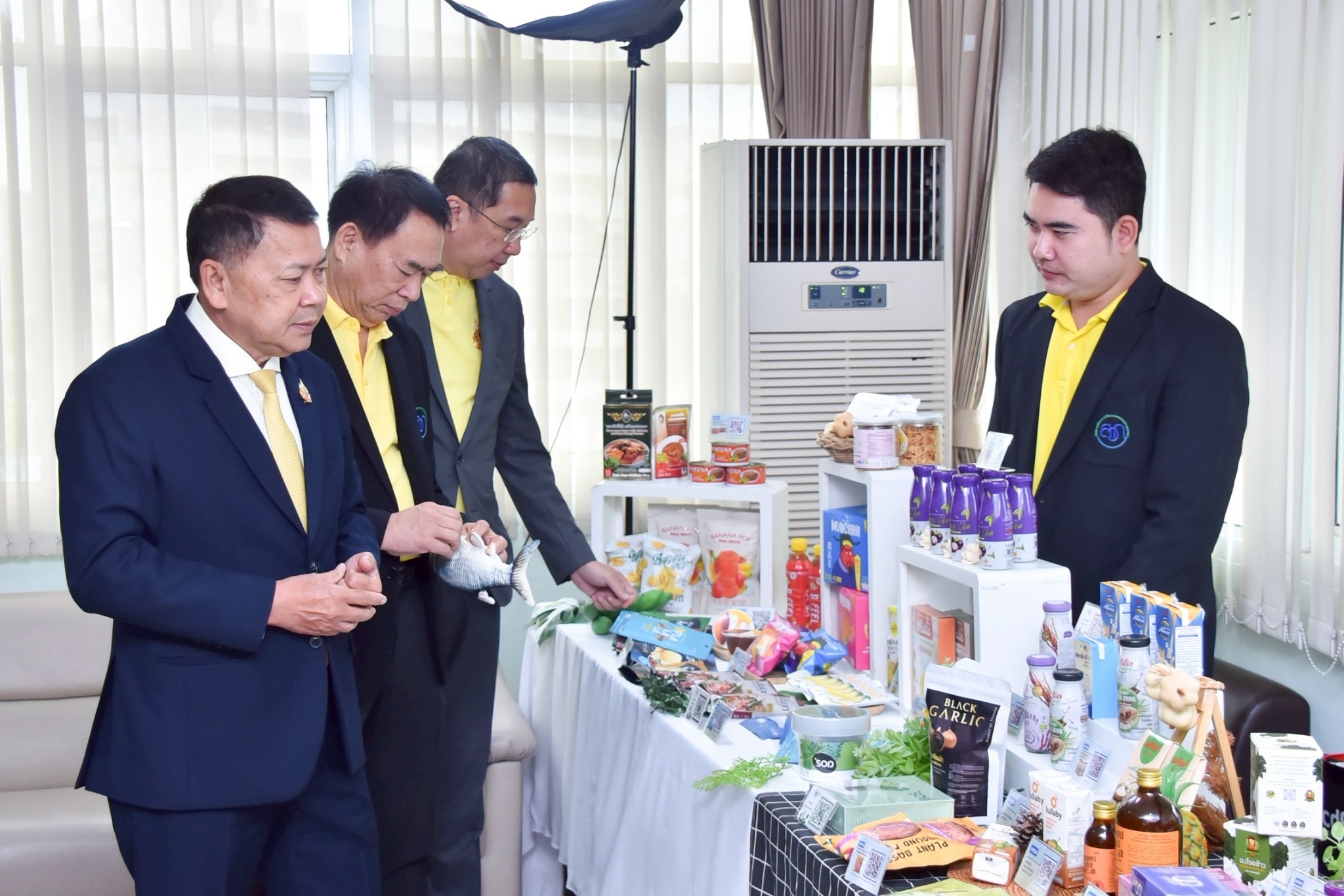 ก.เกษตรฯ ผนึกกำลังส่งเสริมและพัฒนาเทคโนโลยี 3 หน่วยงานในสังกัด ตั้งเป้าแปรรูปผลผลิตทางการเกษตรต่อยอดเชิงพาณิชย์ 3 S 483754015