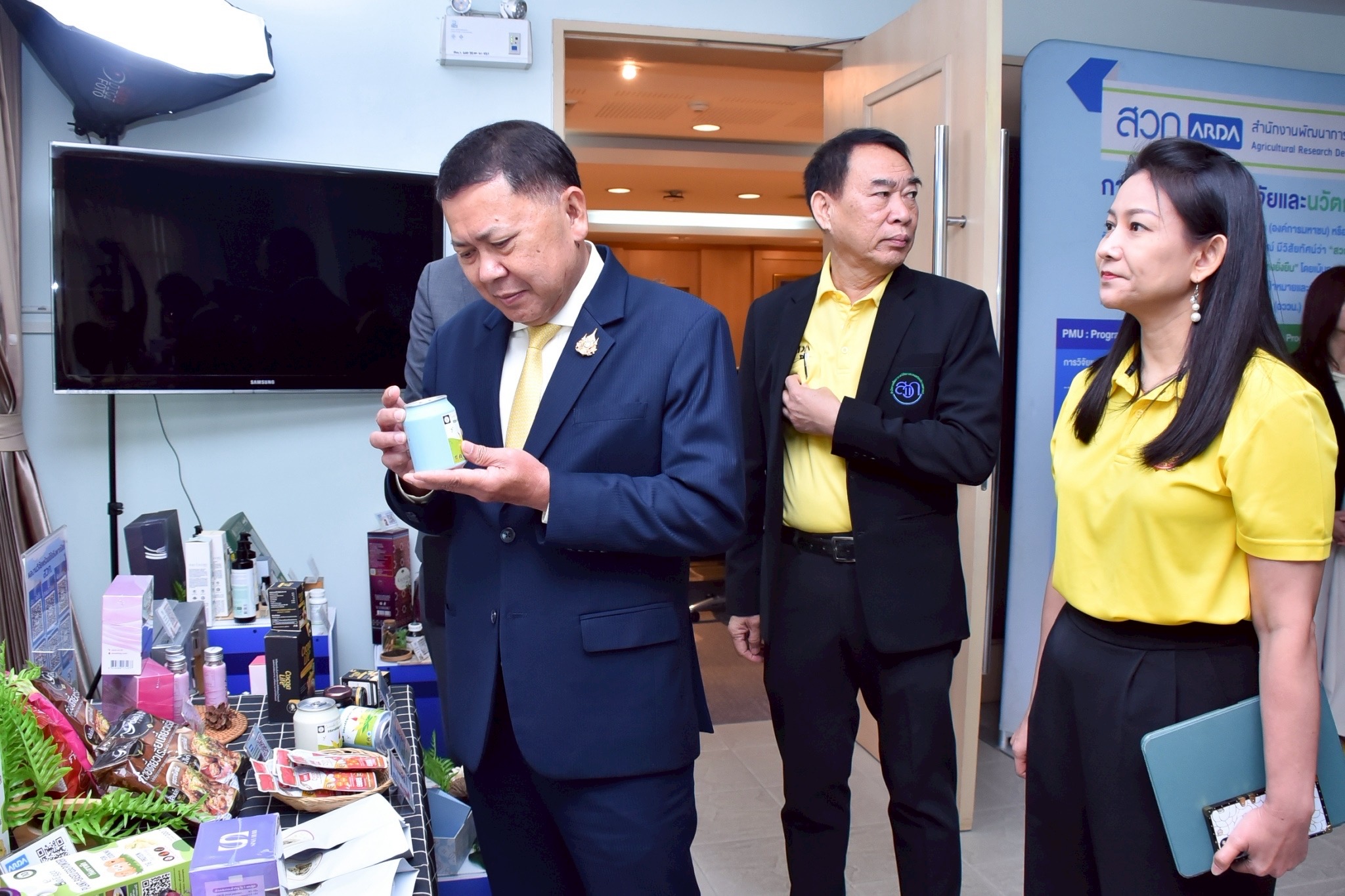 ก.เกษตรฯ ผนึกกำลังส่งเสริมและพัฒนาเทคโนโลยี 3 หน่วยงานในสังกัด ตั้งเป้าแปรรูปผลผลิตทางการเกษตรต่อยอดเชิงพาณิชย์ 6 S 483754016