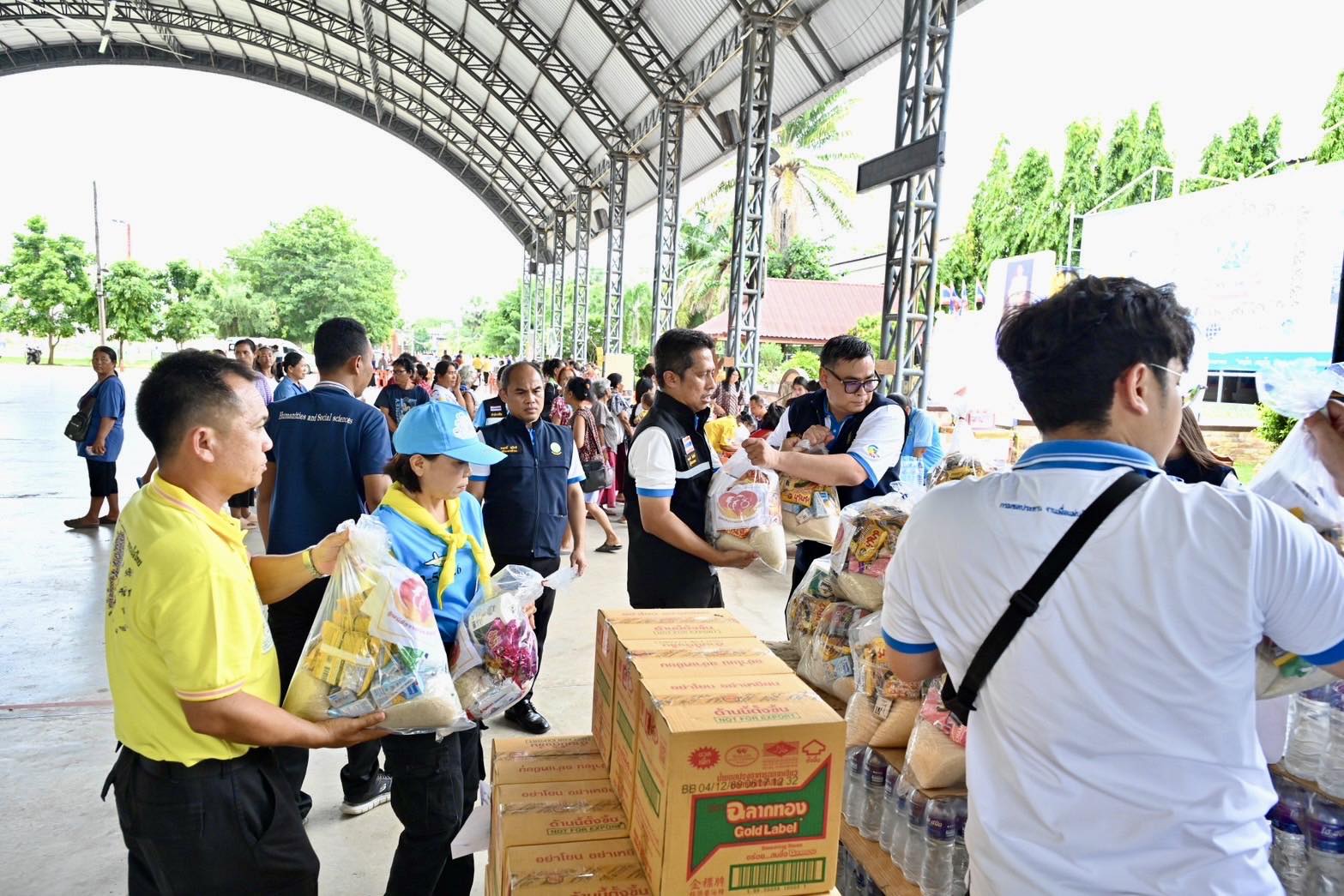 จากน้ำท่วมถึงแนวชายแดน ชป.เดินหน้าช่วยเหลือทุกพื้นที่ พร้อมยืนหยัดเคียงข้างประชาชนทุกสถานการณ์ 10 S 53215362