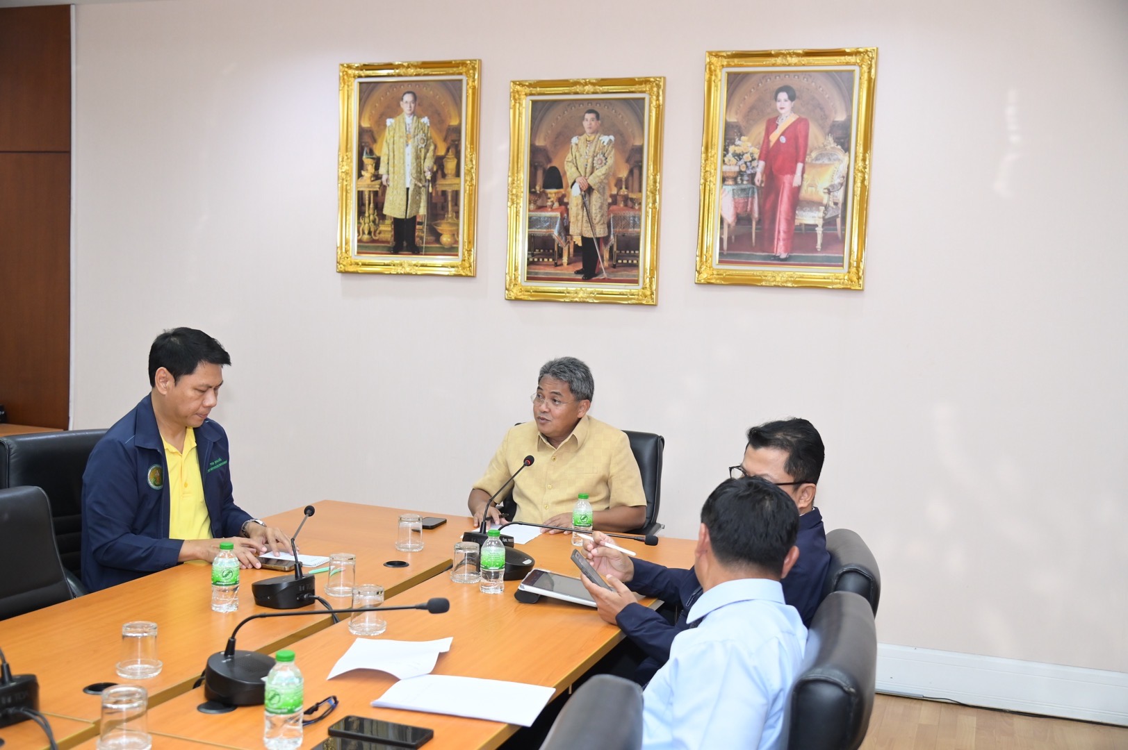 กระทรวงเกษตรฯ เปิดประชุม “War room ติดตามและแก้ไขสถานการณ์ด้านการเกษตร ชายแดนไทย-กัมพูชา” เตรียมมาตรการช่วยเหลือประชาชนและเกษตรกรอย่างเร่งด่วน 3 S 57024603