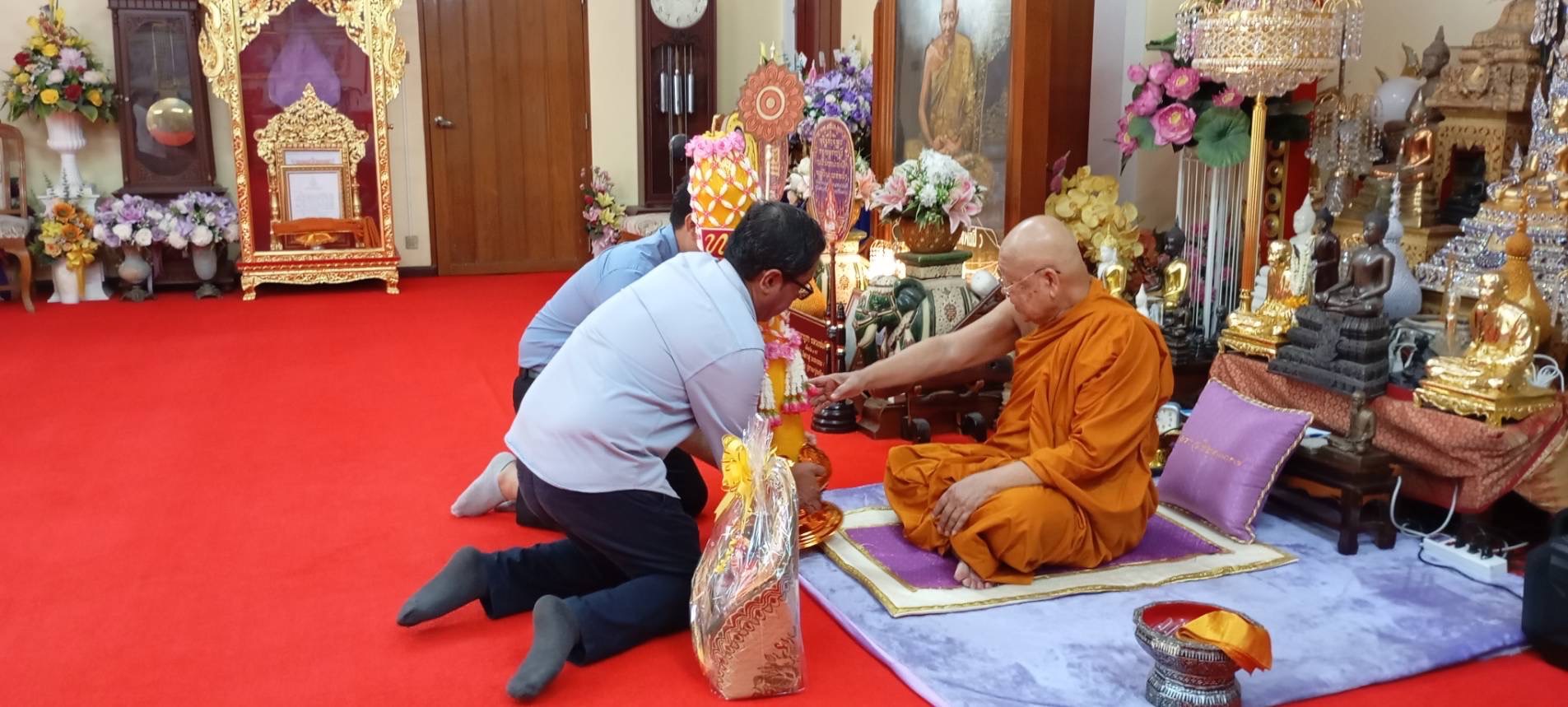 สวนนงนุชพัทยา จัดขบวนแห่เทียนพรรษา พร้อมนำเทียนถวาย 9 วัด สืบสานประเพณีเข้าพรรษา เพื่อให้สอดคล้องที่นานาชาติยกให้ไทยเป็นศูนย์กลางพระพุทธศาสนาโลก 8 S 6063655