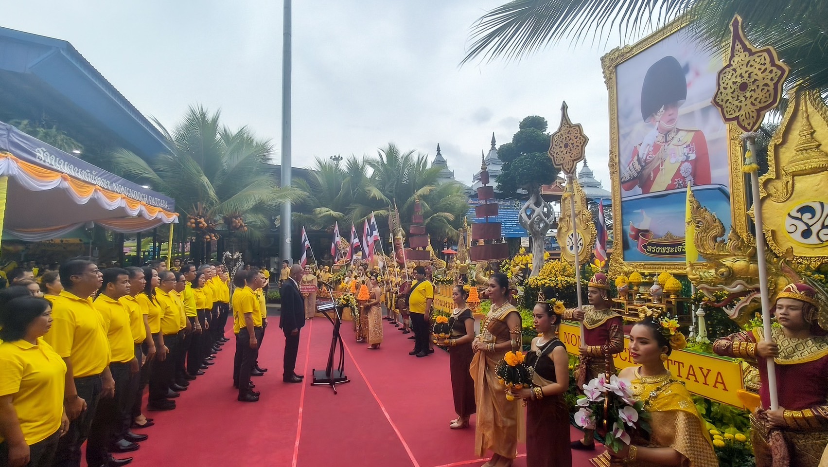 สุดยิ่งใหญ่พิธีถวายราชสดุดีเฉลิมพระเกียรติ 73 พรรษา S 6440840