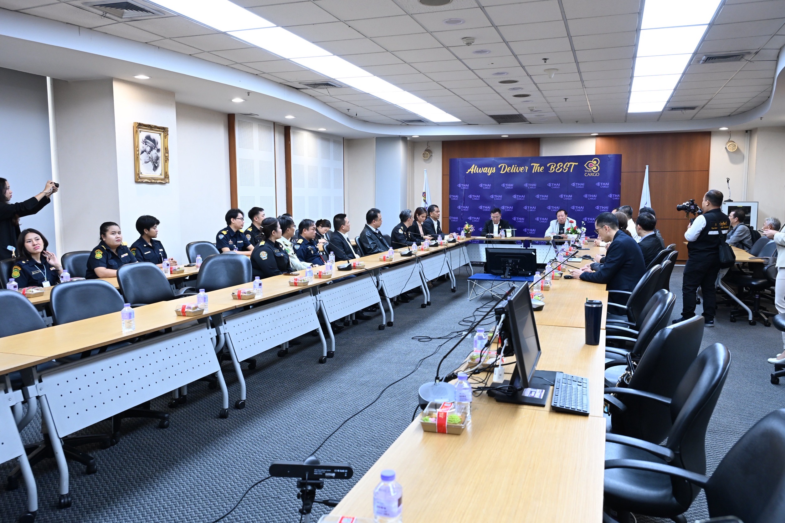 รมว.เกษตรฯ ดันส่งออกล็อตแรก ไก่พื้นเมืองมีชีวิต (AYAM Bangkok) ไปอินโดนีเซีย 9 S 7110839