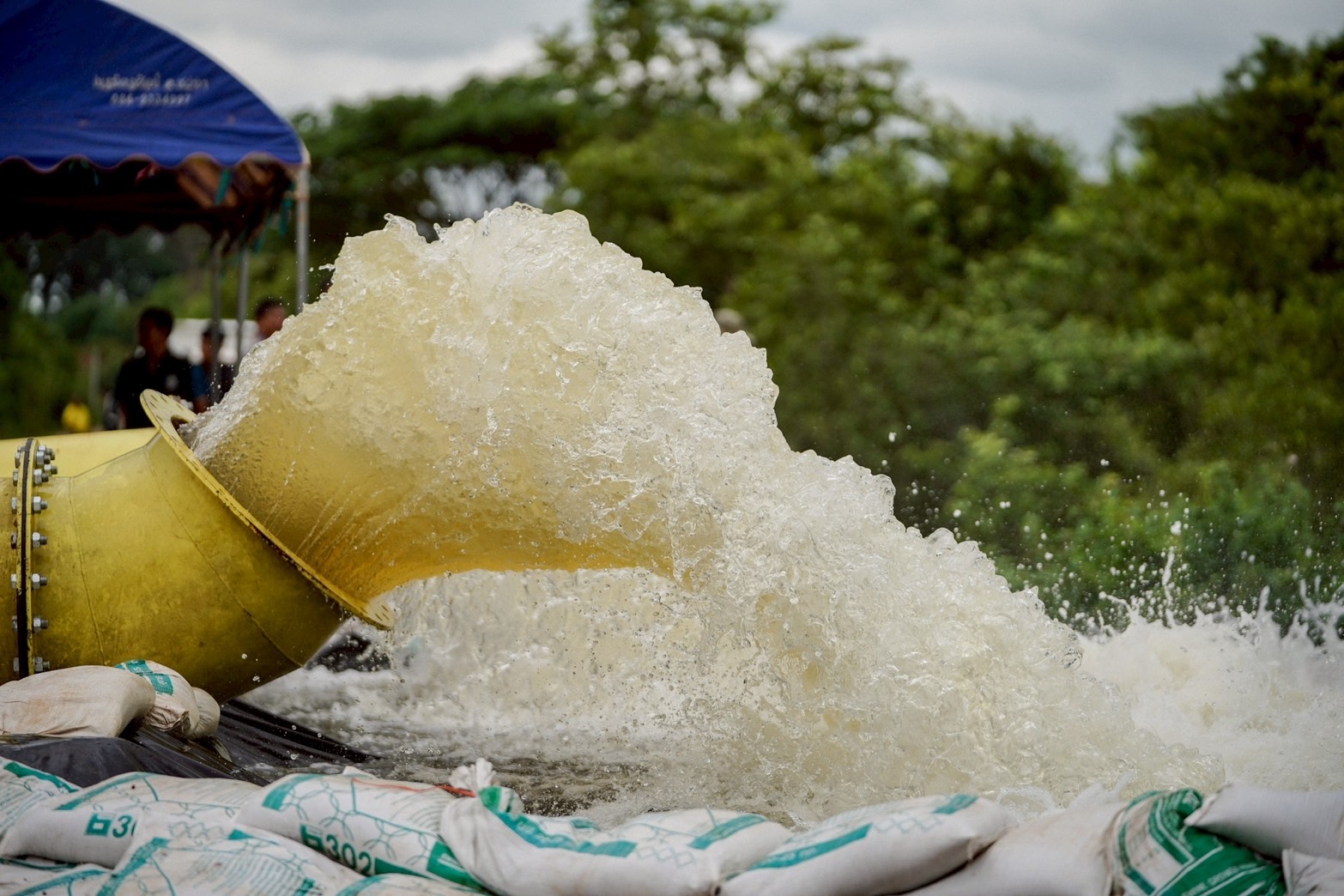 ชป.เร่งระบายน้ำพื้นที่ริมโขง หลังพายุวิภาทำฝนตกหนักในพื้นที่ สปป.ลาว 5 S 7700539 1