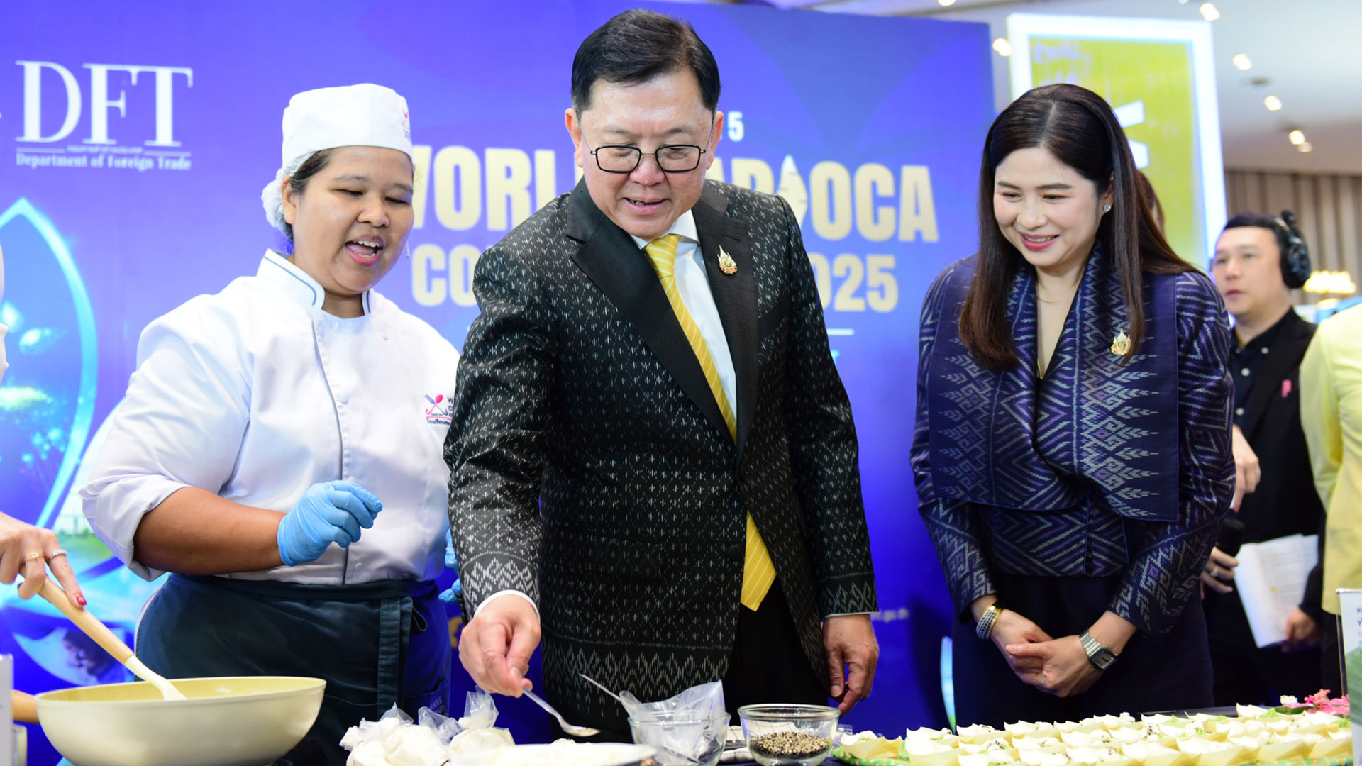 พาณิชย์พึ่งได้ “จตุพร” เปิดเวทีสัมมนามันสำปะหลังโลก 2568 สุดยิ่งใหญ่ ดึง 16 ประเทศซื้อผลผลิตไทยกว่า 10,900 ล้านบาท ตั้งเป้าส่งออก 7.5 ล้านตัน ดันไทยขึ้นแท่นผู้นำอุตสาหกรรมมันสำปะหลังโลก 1 จตุพร2 2