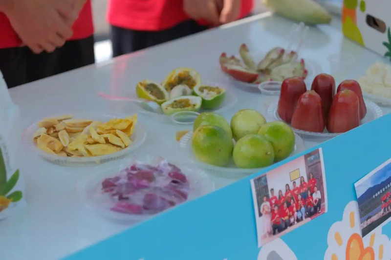 มหาวิทยาลัยเกษตรศาสตร์แห่งประเทศจีน จัดพิธีจบการศึกษาออนไลน์สุดสร้างสรรค์พร้อมเปิดตัว “ทุเรียนจีนที่สุกบนต้น” ฝีมือคนรุ่นใหม่ สู่ตลาดออนไลน์ครั้งแรก 3 ทุเรียน 2