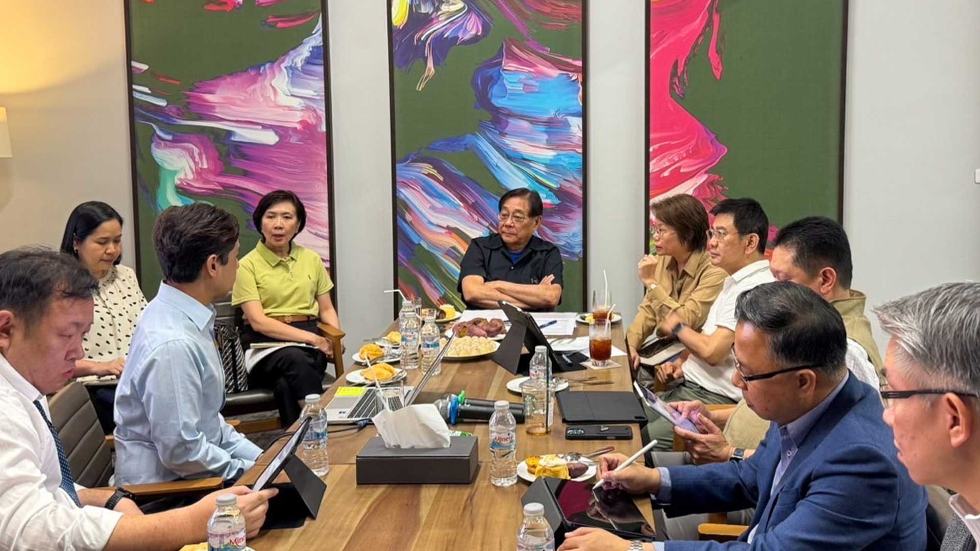 รมว.คลัง แจงข่าวลือสหรัฐฯ เก็บภาษีไทย 36% ไม่เป็นความจริง เตรียมยื่นข้อเสนอใหม่ให้พิจารณาก่อน 9 ก.ค.นี้ รมวคลัง3