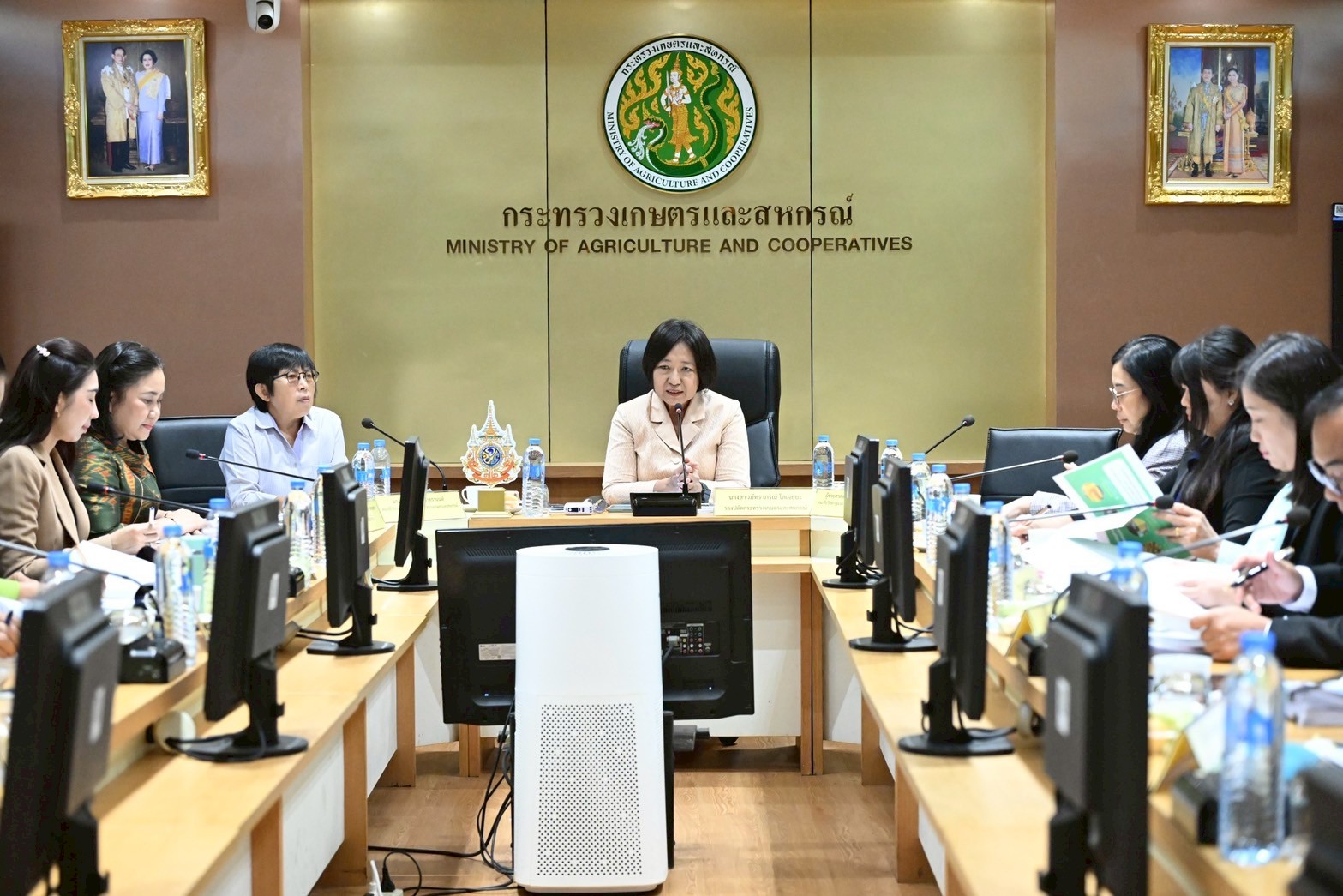 รองปลัดเกษตรฯ เปิดประชุมคณะกรรมการบริหารนโยบายสินค้าเกษตรและบริการมูลค่าสูง 1 ท้องถิ่น 1 สินค้าเกษตรมูลค่าสูง ครั้งที่ 2/2568 4 03 1