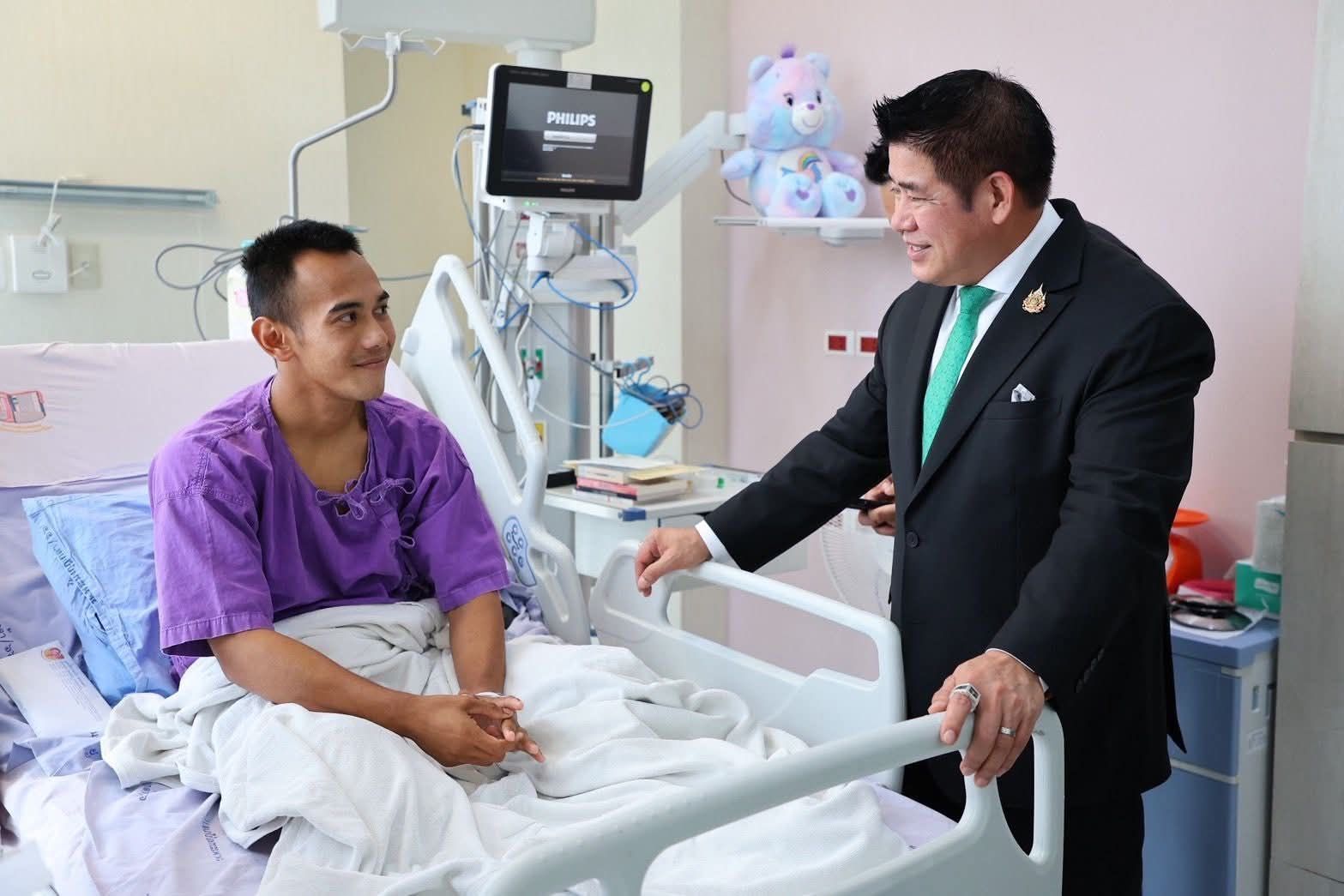 “ธรรมนัส” มอบเงินช่วยเหลือทหารกล้า ให้กำลังใจแนวหน้า ยกย่องความเสียสละ ย้ำ ยืนเคียงข้างทหารทุกคน ต้องไม่มีใครถูกทิ้งไว้ข้างหลัง 5 1044619