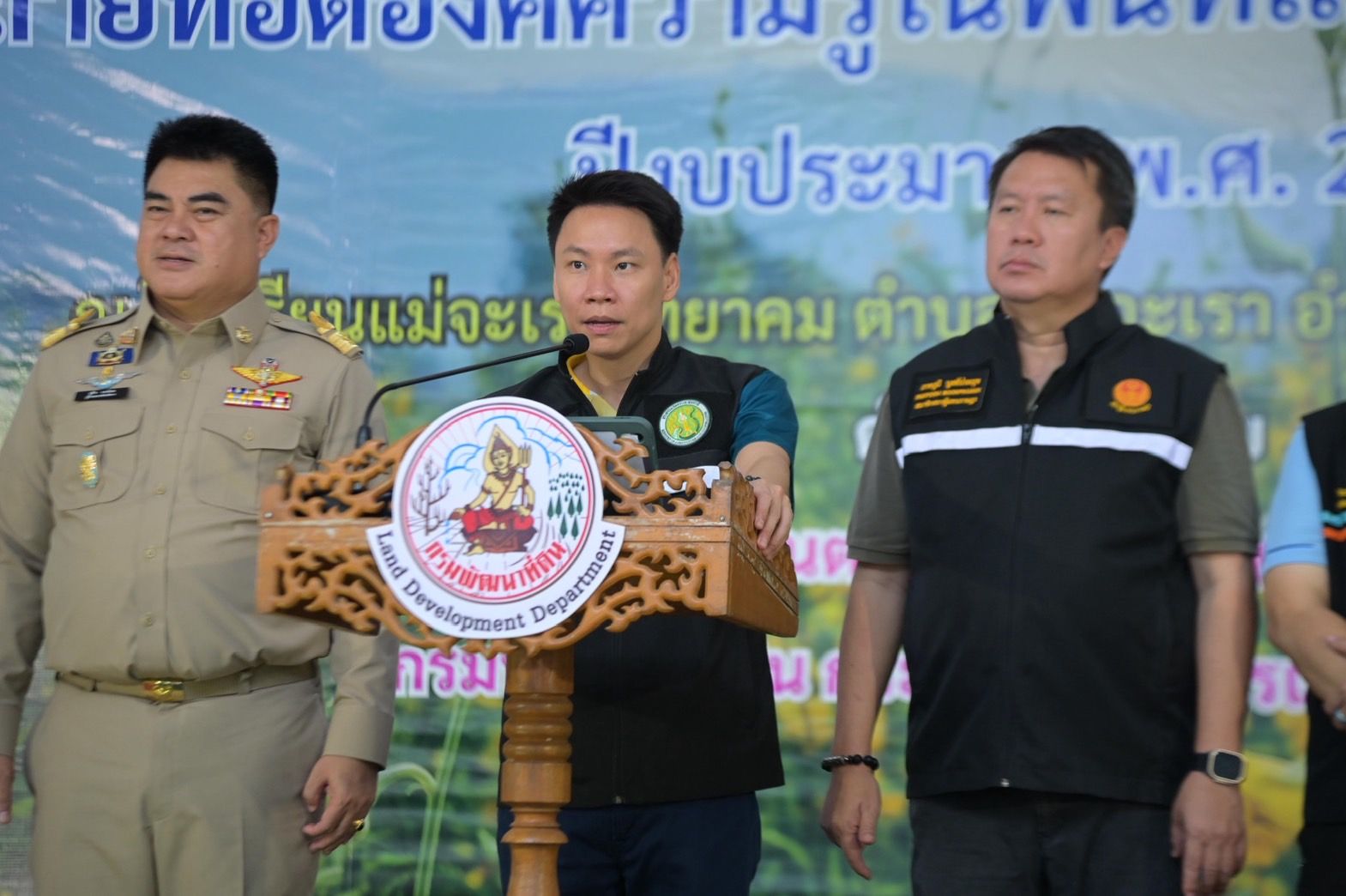 “รมว.อรรถกร” เปิดโครงการปรับปรุงดินพื้นที่เสี่ยงภัยแล้ง จ.ตาก พัฒนาคุณภาพดิน หนุนองค์ความรู้ เพิ่มศักยภาพเกษตรกรกว่า 300 ราย 3 1112030