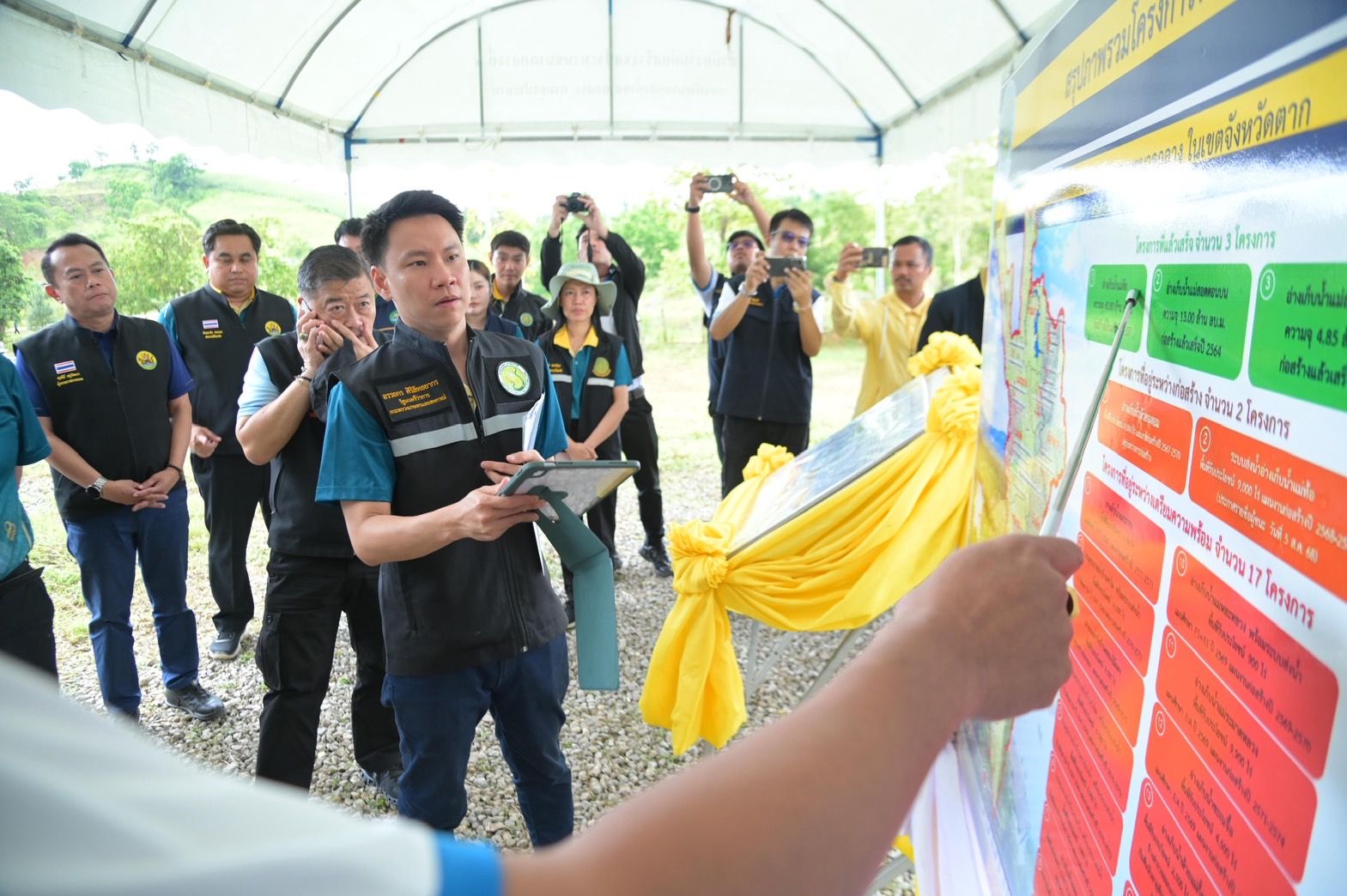 รมว.อรรถกร พบปะชาวบ้านแม่สอด สั่งเร่ง 2 โครงการพัฒนาแหล่งน้ำ คู่การสานต่อโครงการในพระราชดำริ 3 1112471