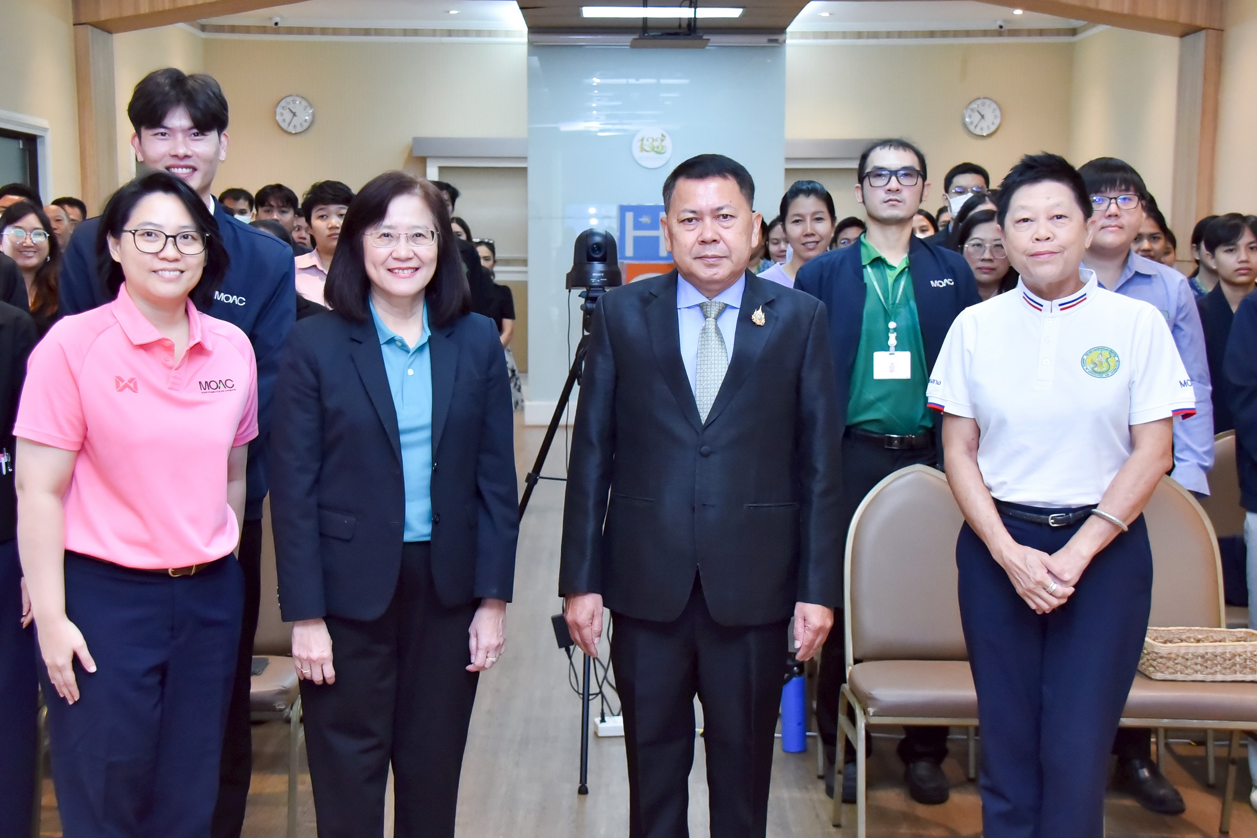 ปลัดเกษตรฯ เปิดเวทีให้คนรุ่นใหม่ร่วมแสดงแนวคิดในการพัฒนาองค์กรร่วมกันในกิจกรรม “OPSMOAC Town hall & Innovation wall” ภายใต้หัวข้อ Break a Limit : ทะลายขีดจำกัดของคน สป.กษ. 5 13