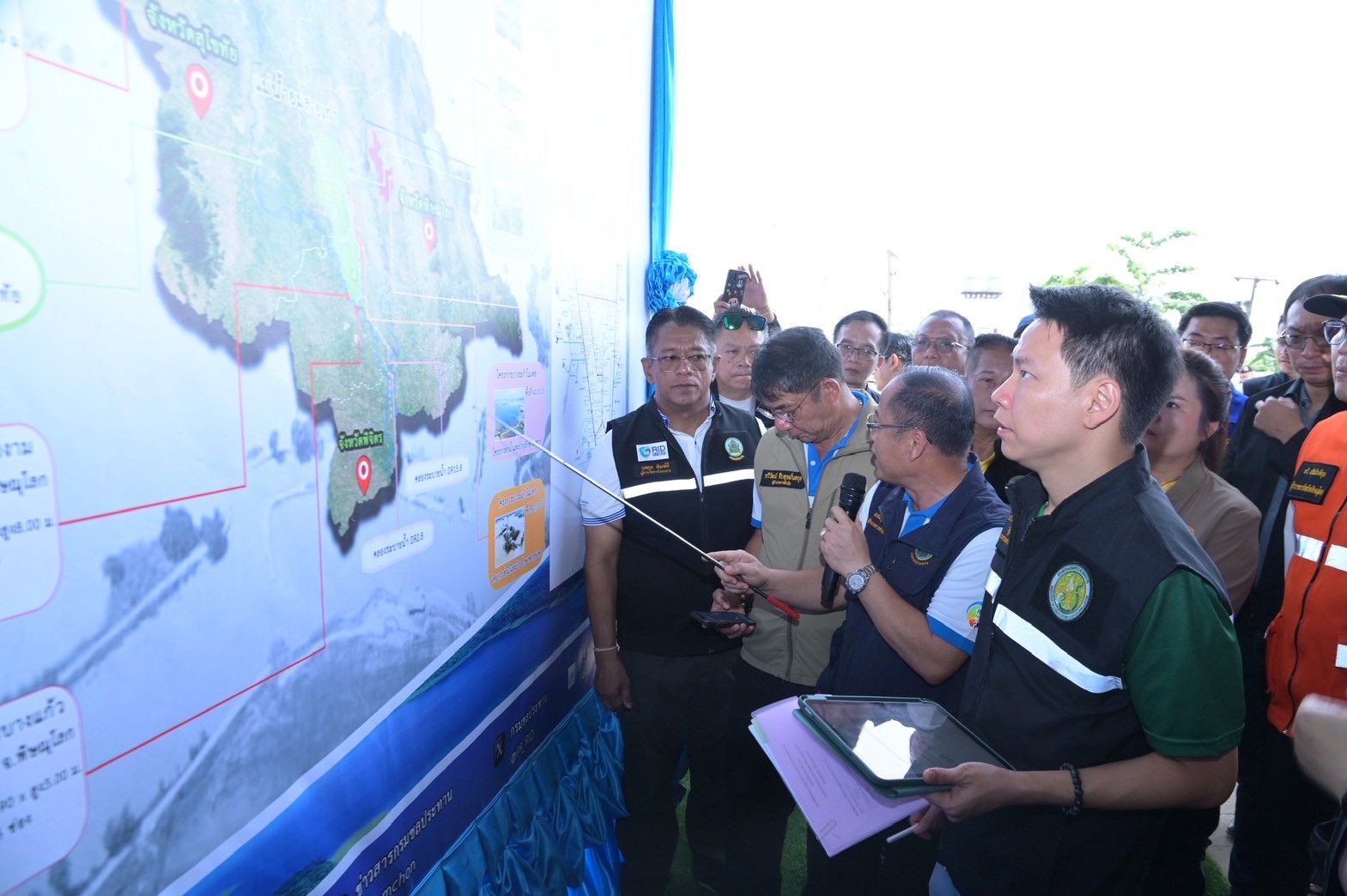 “รมว.อรรถกร” ลุย ทุ่งบางระกำ มั่นใจ เก็บเกี่ยวข้าวเสร็จภายใน ส.ค. ตามแผนบางระกำโมเดล 68 เตรียมพื้นที่รับน้ำหลากช่วงฤดูฝน 3 1306390