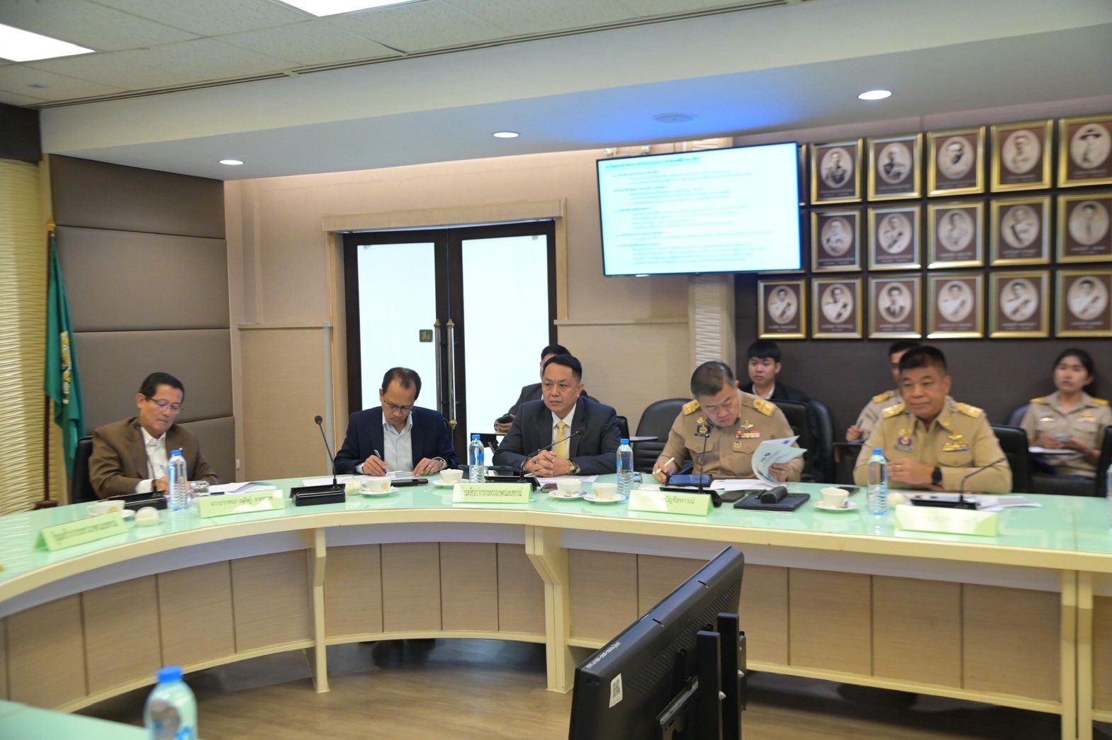 “รมว.อรรถกร” เดินหน้ายกระดับระบบข้อมูลการเกษตร สู่ยุคดิจิทัล เชื่อมโยงทุกหน่วยงาน แม่นยำ เข้าถึงง่าย ปลอดภัยตามมาตรฐานไซเบอร์ 6 1307232