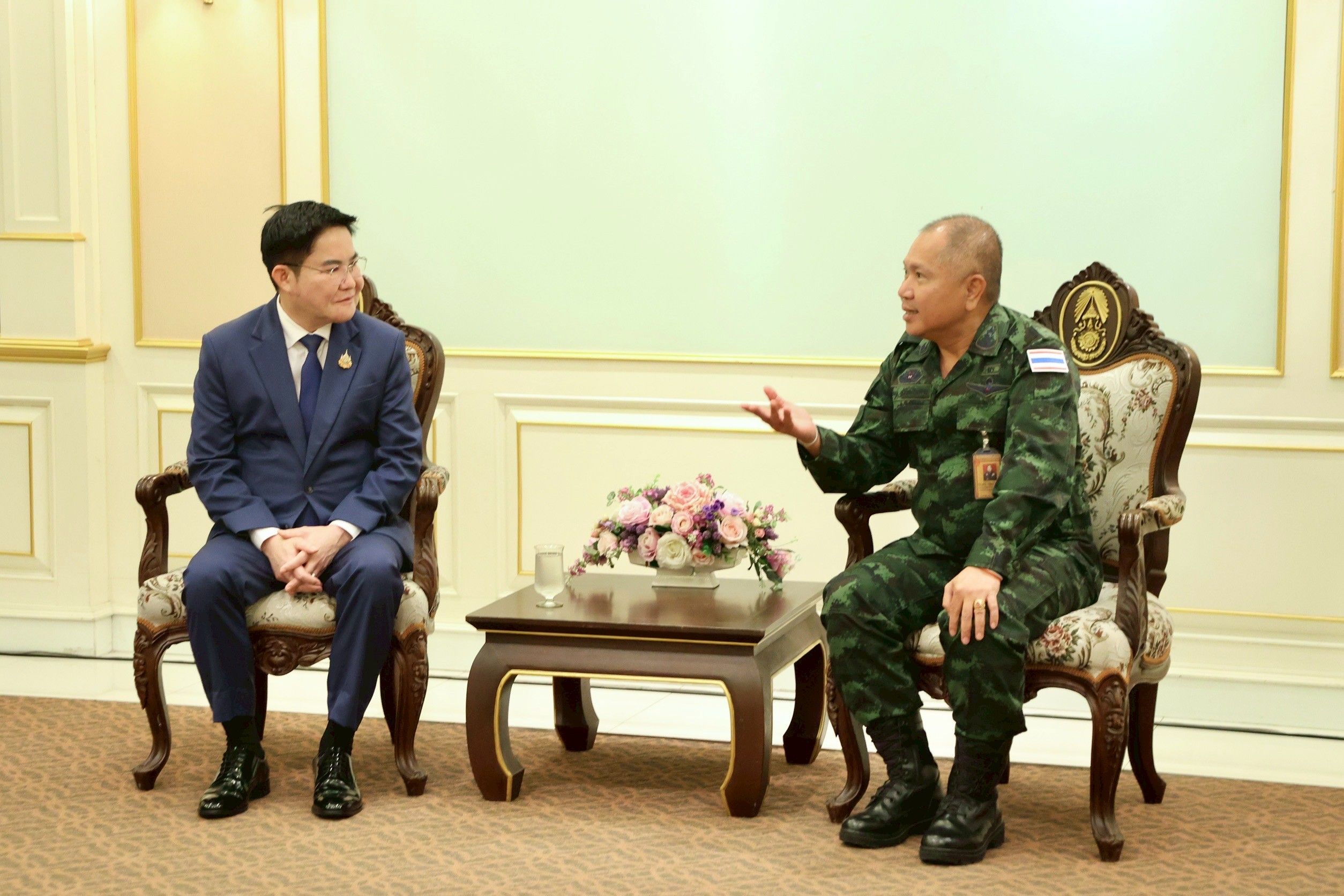 กระทรวงเกษตรฯ ร่วมกับสมาคมการประมงแห่งประเทศไทย สมาคมการประมงท้องถิ่น และชาวประมง มอบวัสดุประเภทอวนให้แก่กองทัพบกเพื่อใช้ประโยชน์ในราชการทหาร 2 1322620