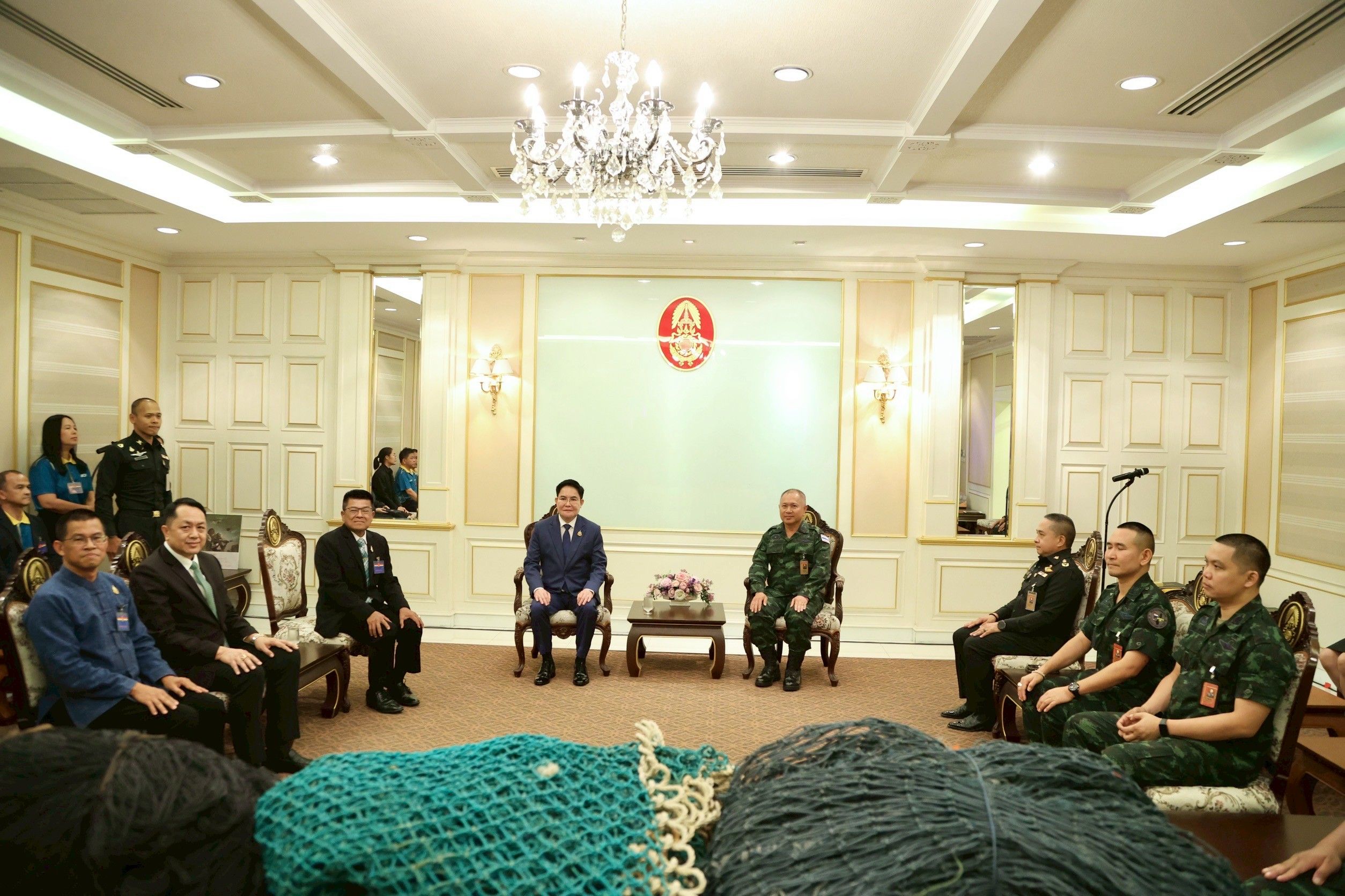 กระทรวงเกษตรฯ ร่วมกับสมาคมการประมงแห่งประเทศไทย สมาคมการประมงท้องถิ่น และชาวประมง มอบวัสดุประเภทอวนให้แก่กองทัพบกเพื่อใช้ประโยชน์ในราชการทหาร 5 1322626