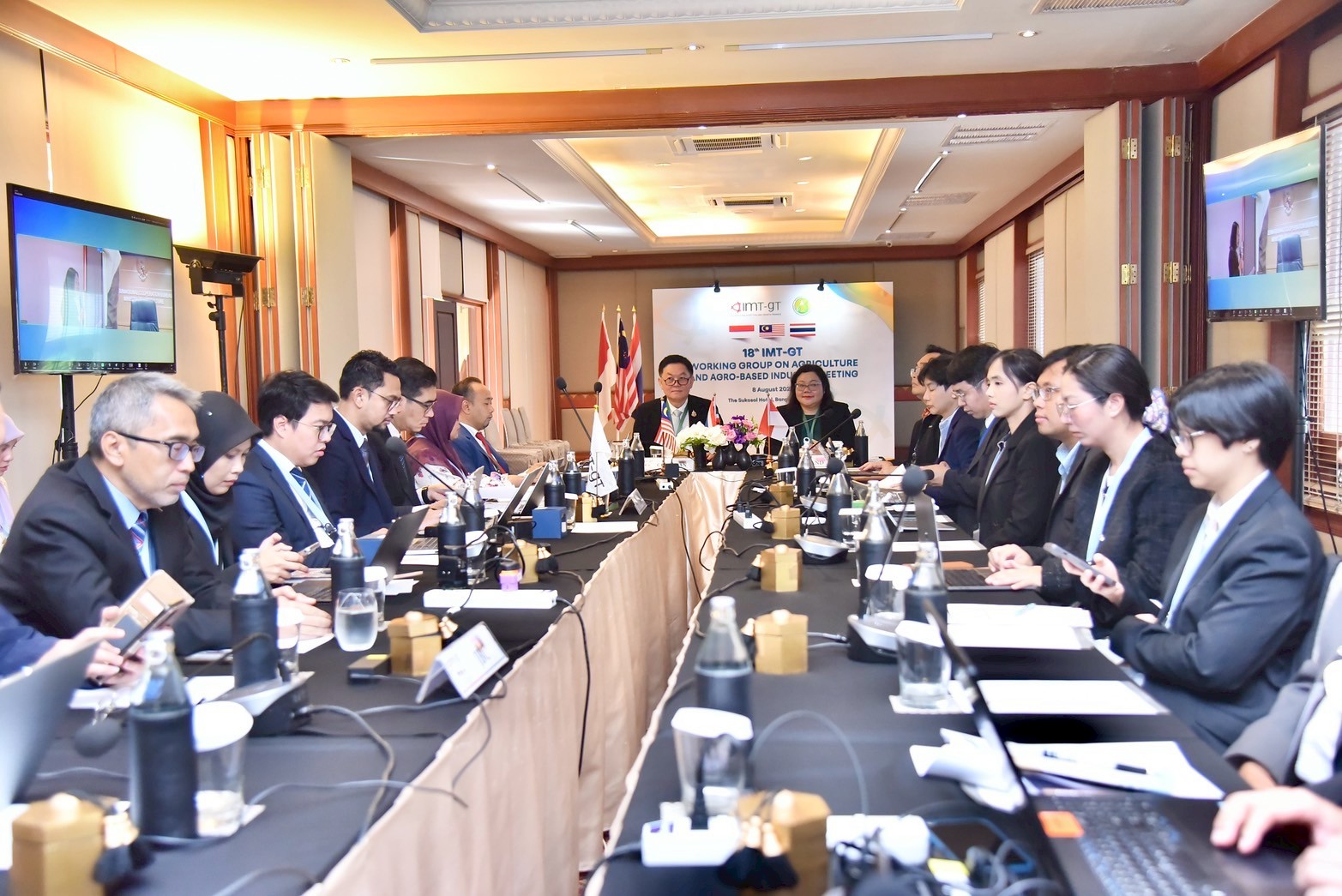 รองปลัดเกษตรฯเป็นประธานการประชุมคณะทำงานสาขาการเกษตรและอุตสาหกรรมเกษตรครั้งที่ 18 มุ่งเน้นเกษตรยั่งยืน หนุนความมั่นคงทางอาหาร ขับเคลื่อนการเติบโตทางเศรษฐกิจ สานความร่วมมือด้านเกษตรในอนุภูมิภาค IMT-GT 7 1421988