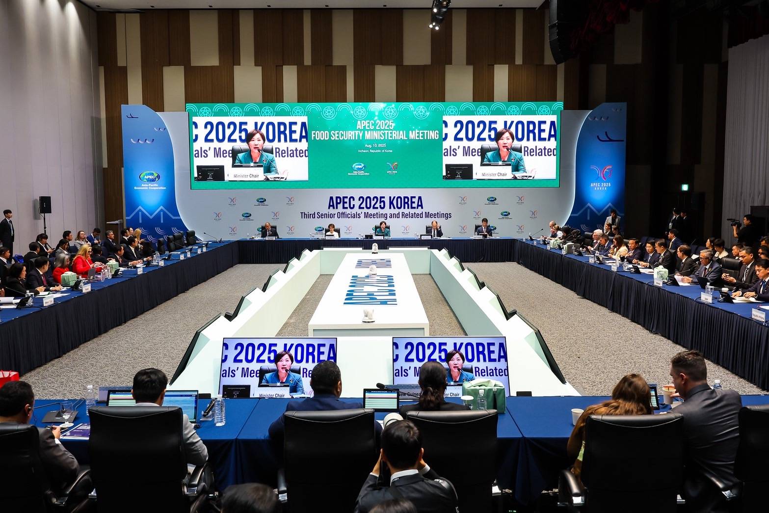 กระทรวงเกษตรฯ โชว์บทบาทภาคเกษตรไทย ในเวทีเอเปค 2025 ชู นวัตกรรม-AI หัวใจสำคัญขับเคลื่อนความมั่นคงอาหาร เสริมศักยภาพเกษตรกร 11 1544205