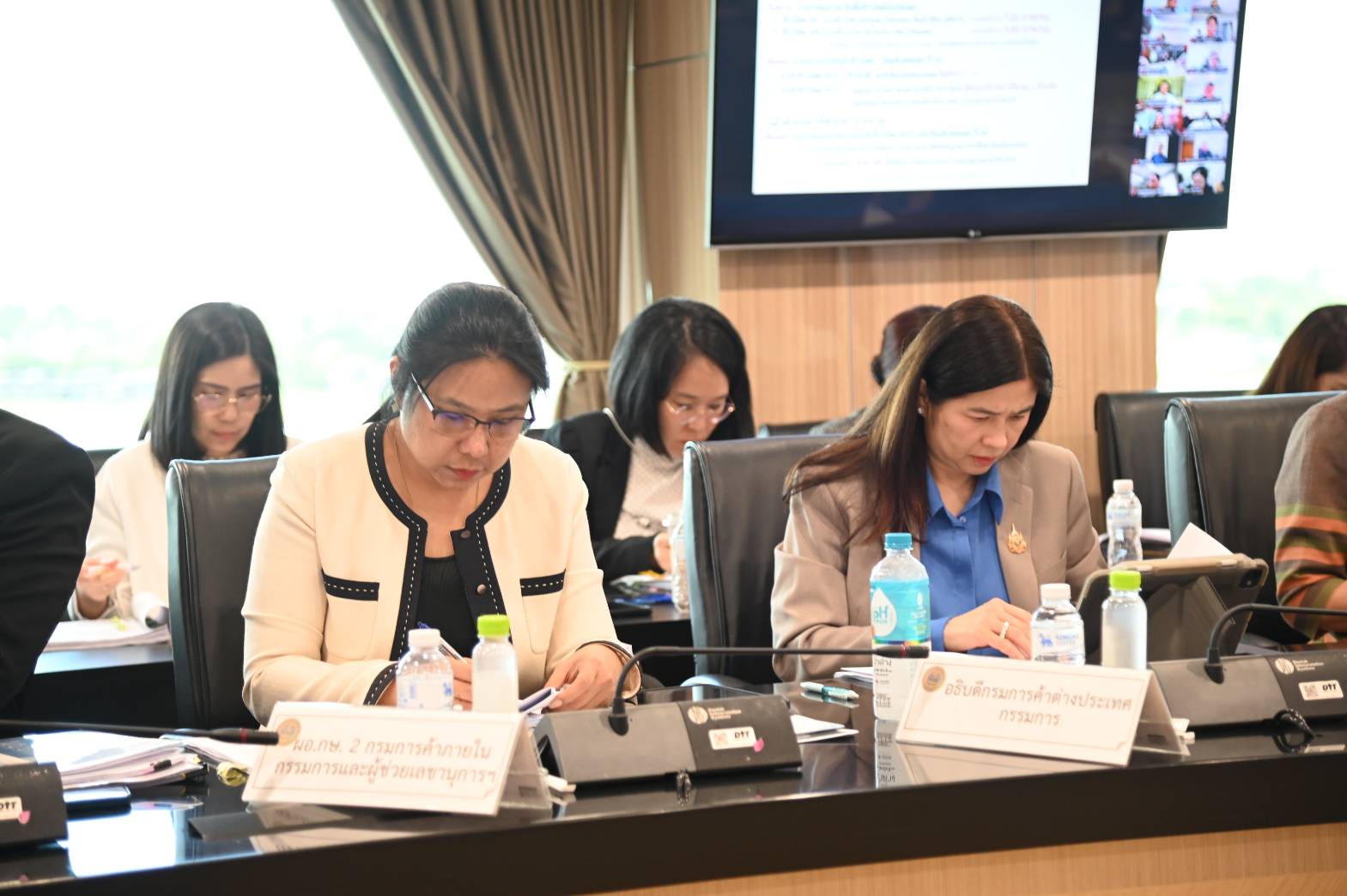 “จตุพร” เผย นบขพ. เห็นชอบหลักการราคารับซื้อข้าวโพดเลี้ยงสัตว์ สดชื้น 30% กก.ละ 7.05 บาท แห้งชื้น 14.5% กก.ละ 9.80 บาท เตรียมออกประกาศบังคับใช้ถึง 31 ก.ค. 2569 3 20250828a87ff679a2f3e71d9181a67b7542122c214034